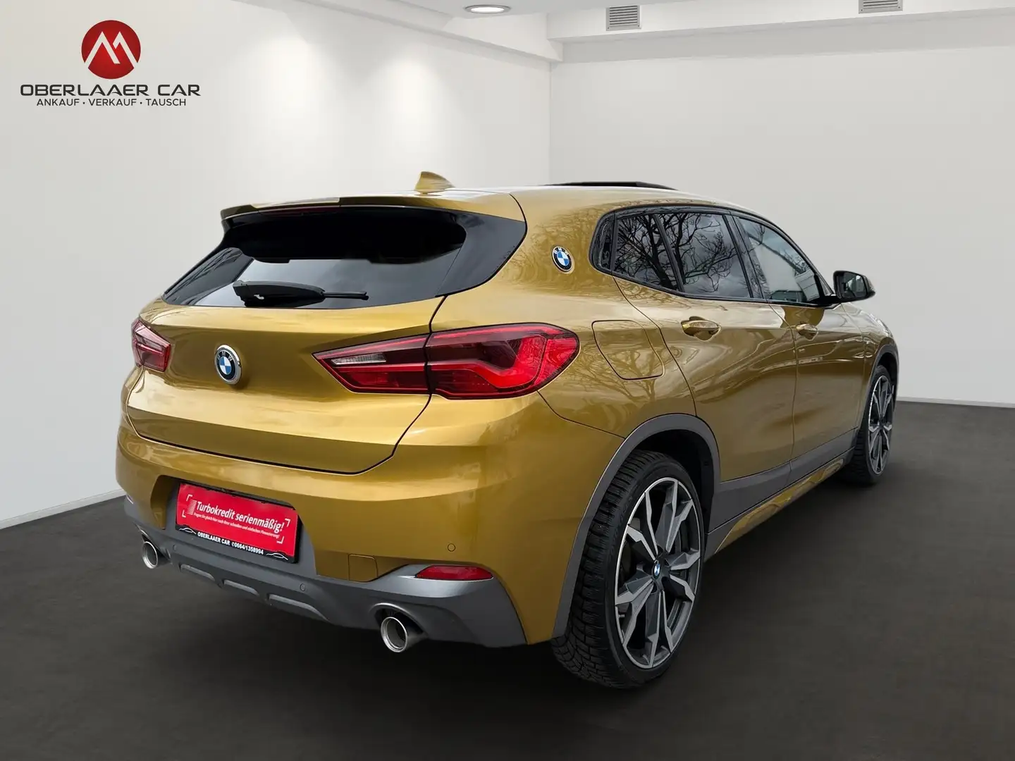 BMW X2 sDrive 18 d M Sport X Aut. | Panorama | Head-Up | Beige - 2