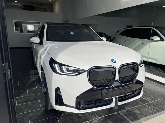 BMW X3 view 2