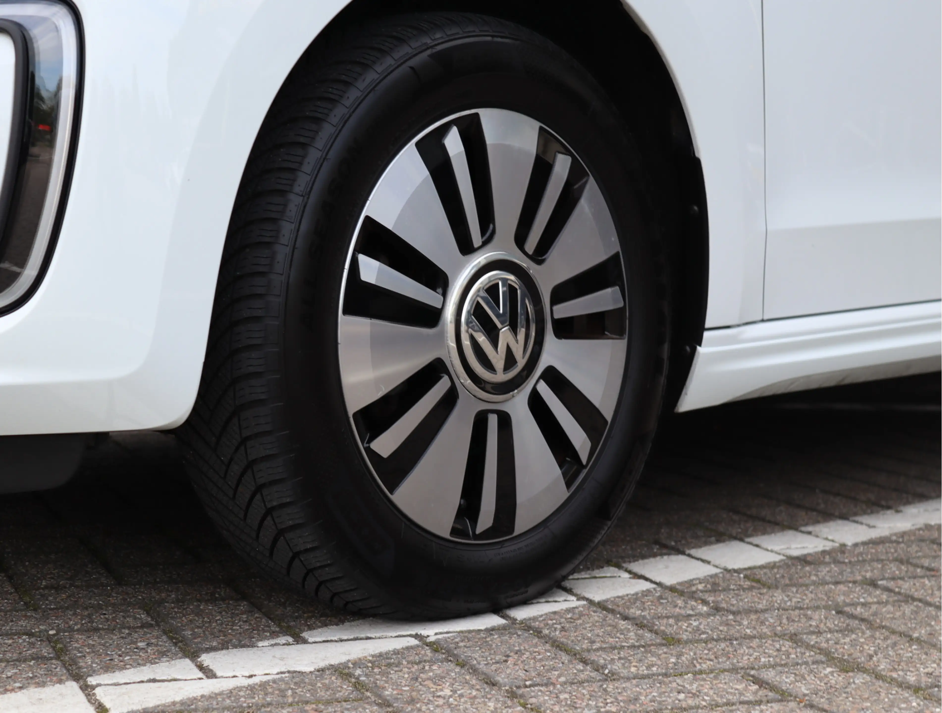 Volkswagen e-up! | SOH 90,7% | Winter Pakket | Camera | Cruise Cont — photo 12