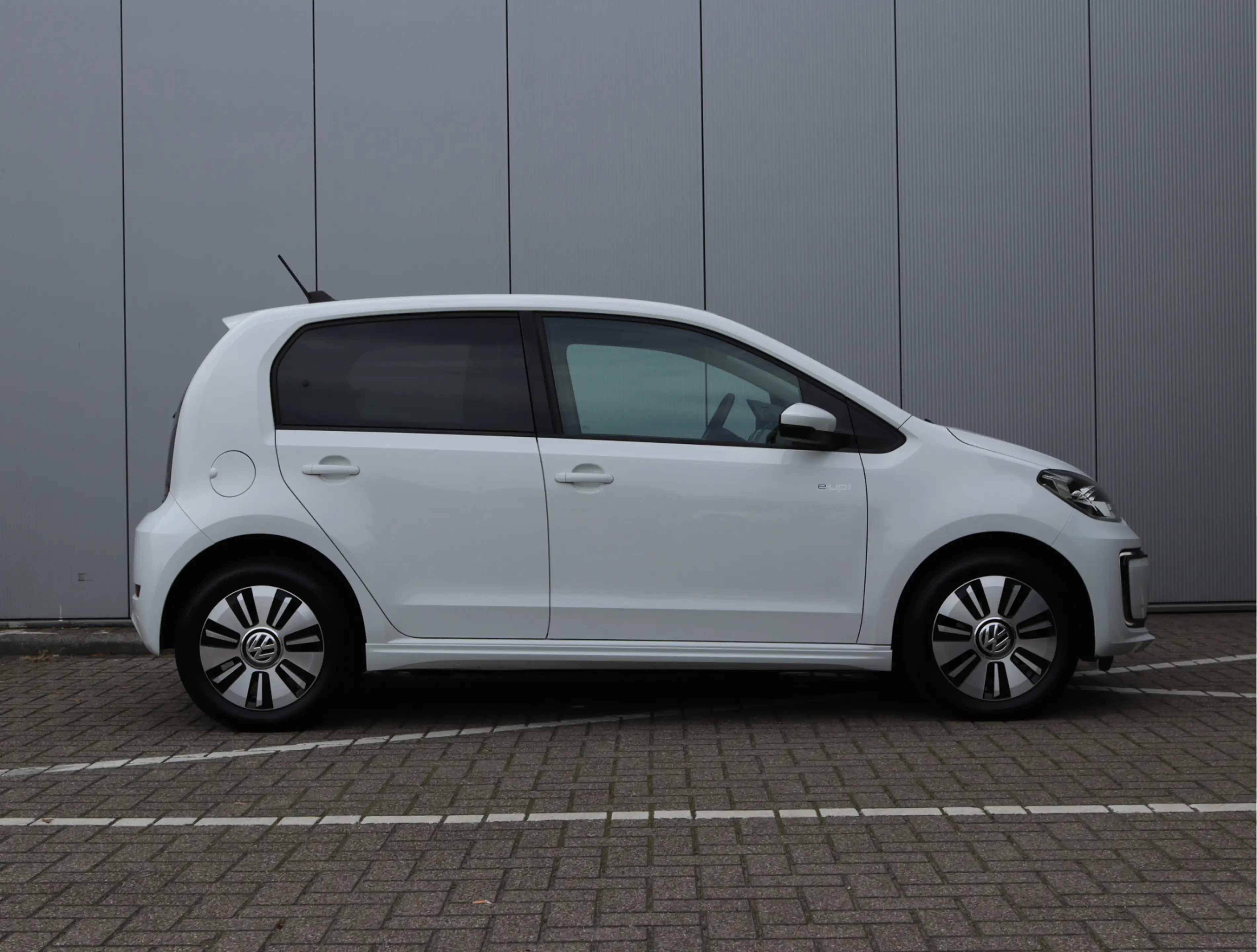 Volkswagen e-up! | SOH 90,7% | Winter Pakket | Camera | Cruise Cont — photo 20
