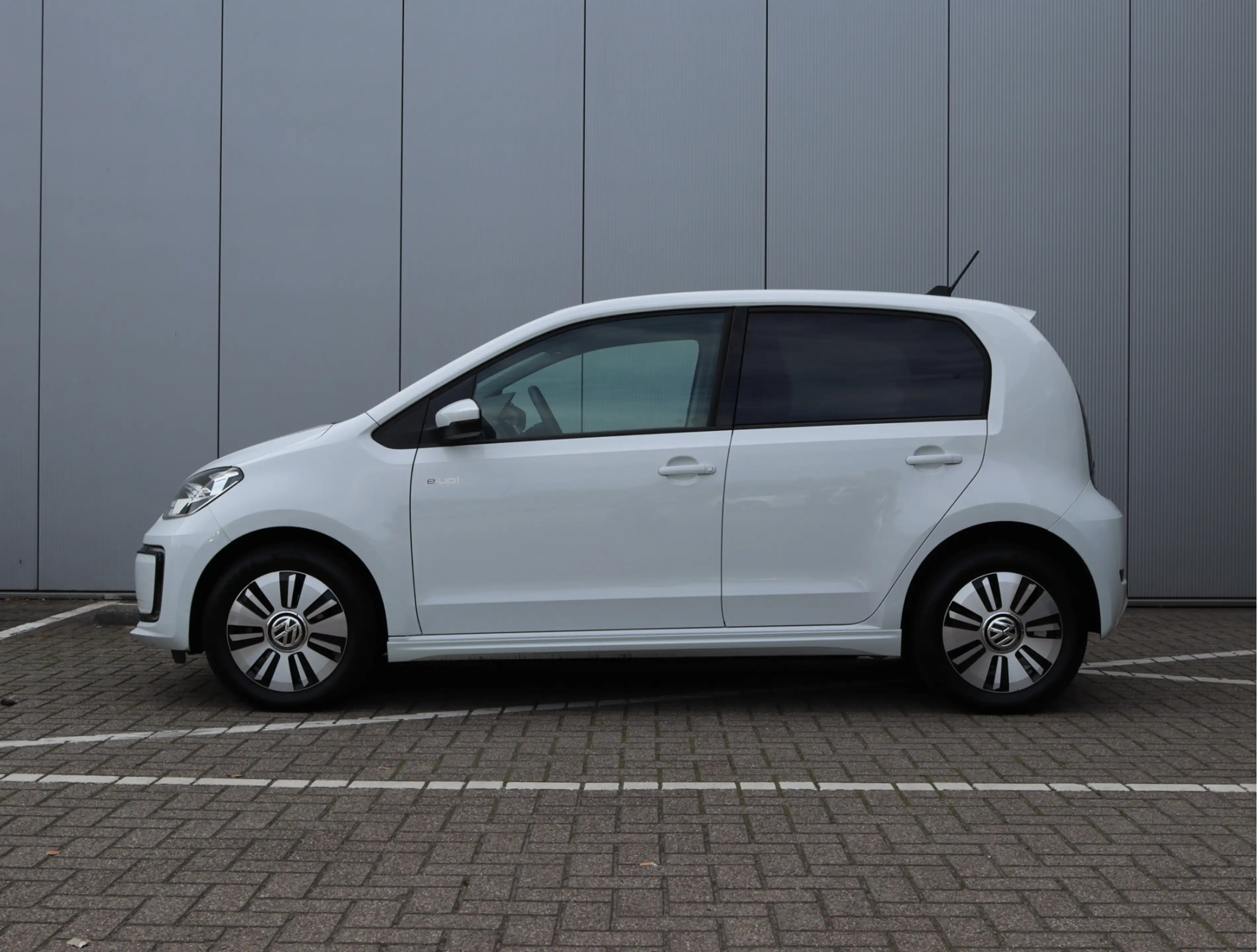 Volkswagen e-up! | SOH 90,7% | Winter Pakket | Camera | Cruise Cont — photo 19