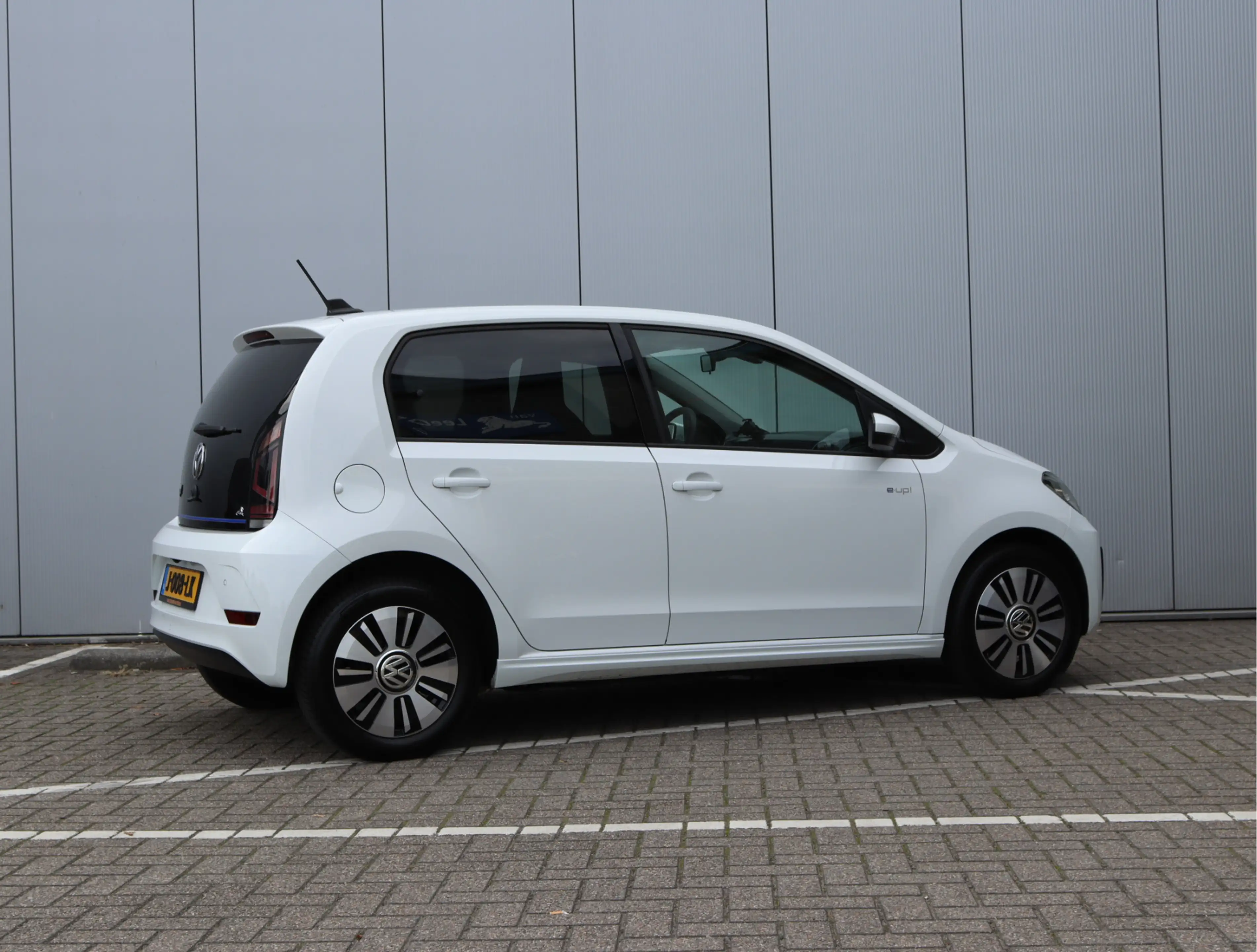 Volkswagen e-up! | SOH 90,7% | Winter Pakket | Camera | Cruise Cont — photo 6