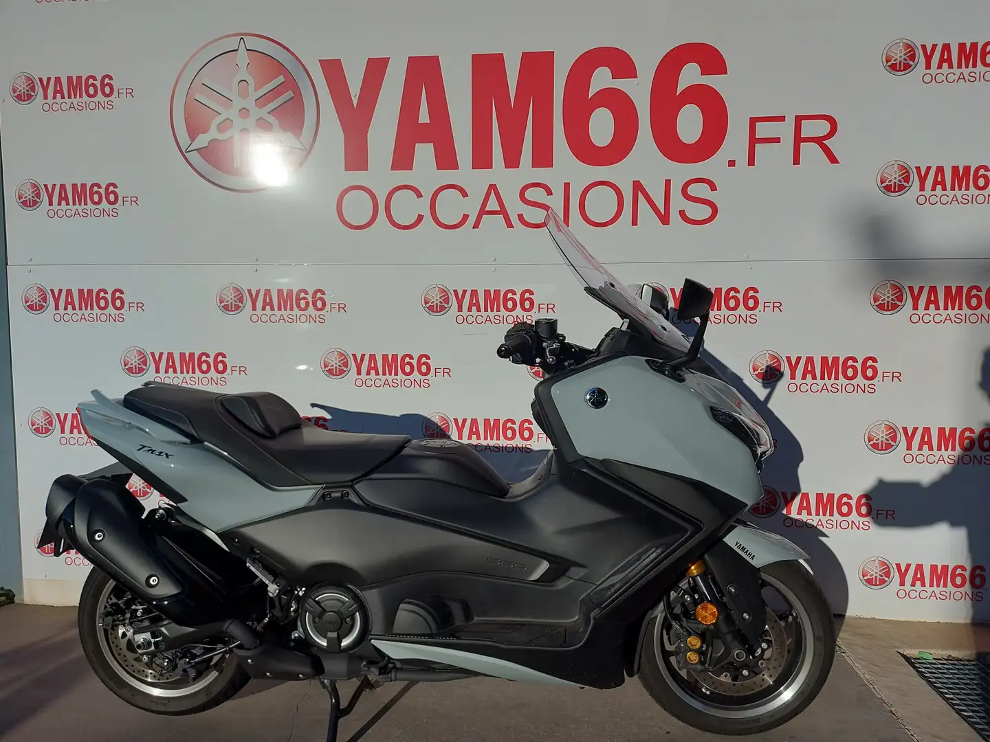 Yamaha TMAX 560 Grau - 1