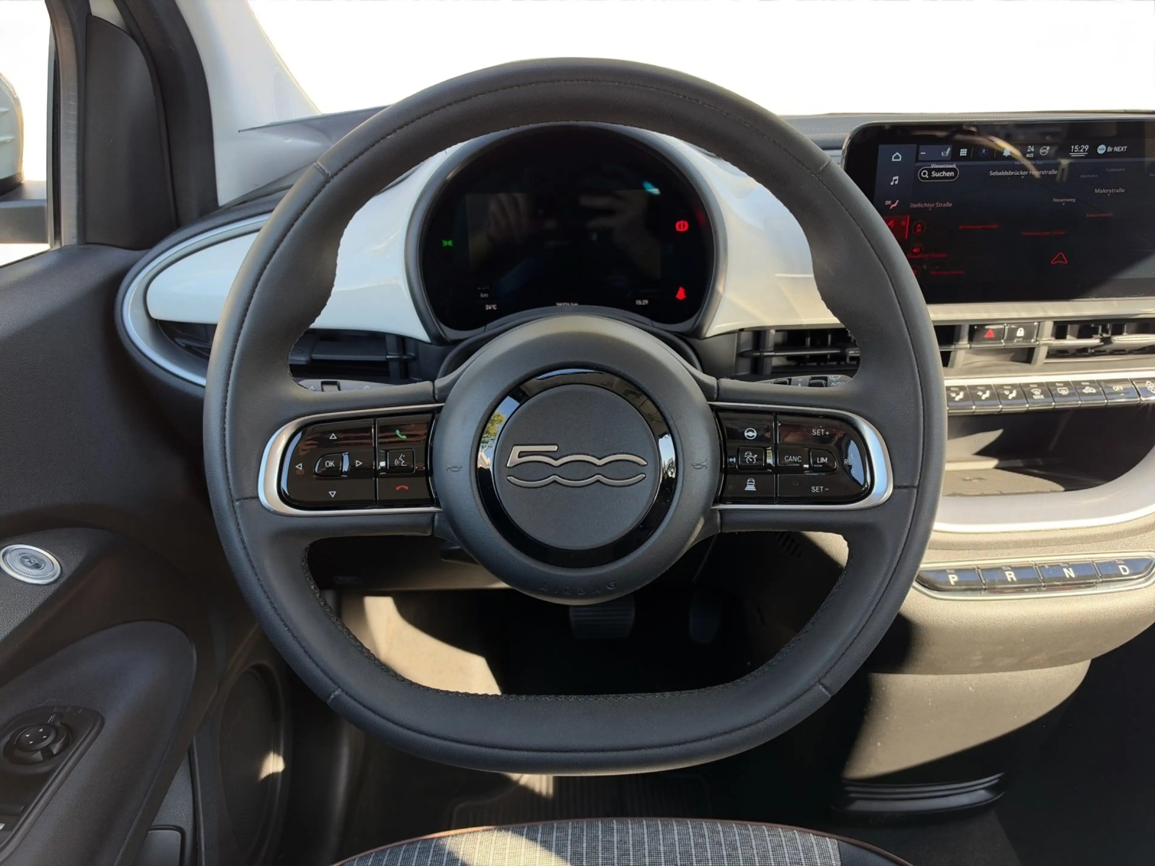 Fiat 500e 500 e Icon 42kWh Navi+RFK+LED+PDC+SHZ+LM+Carplay — photo 12