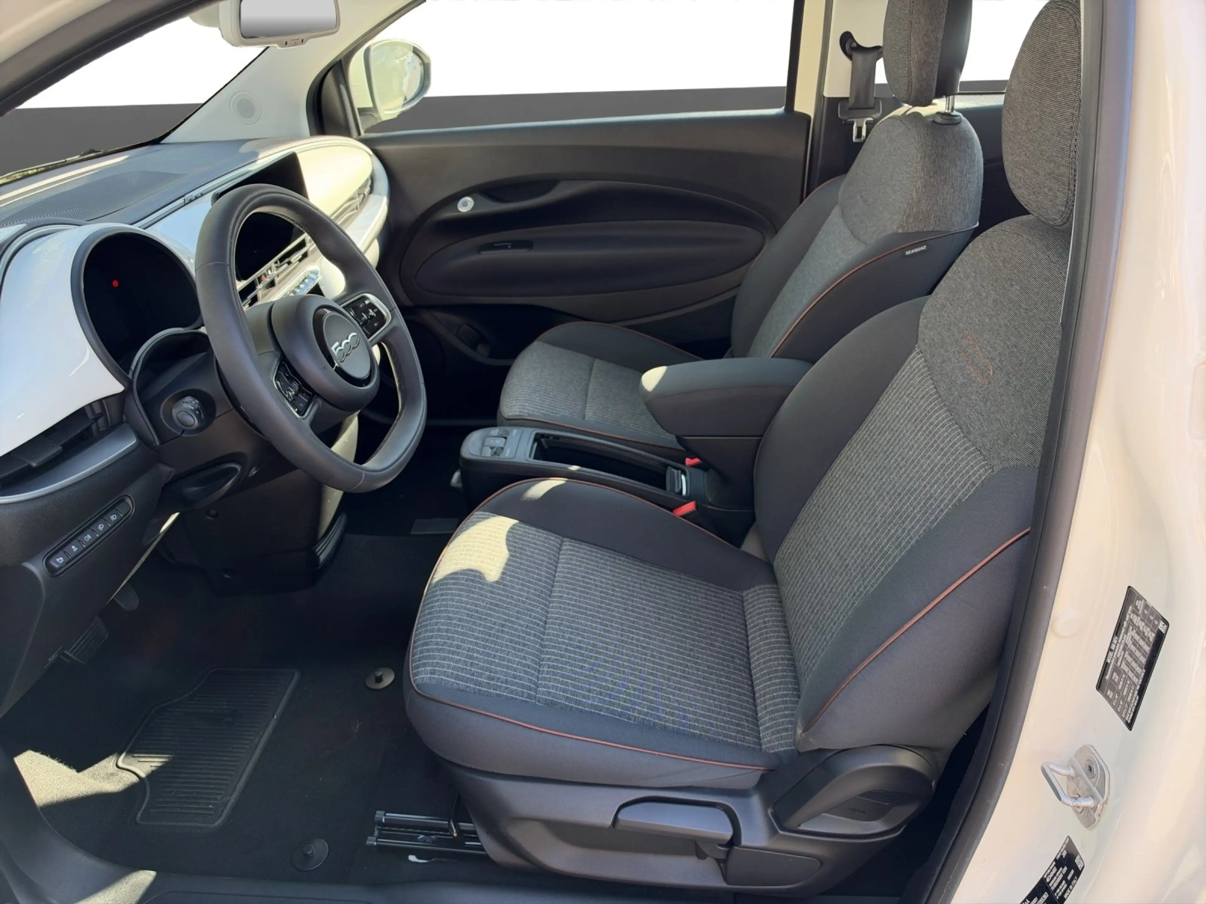 Fiat 500e 500 e Icon 42kWh Navi+RFK+LED+PDC+SHZ+LM+Carplay — photo 10