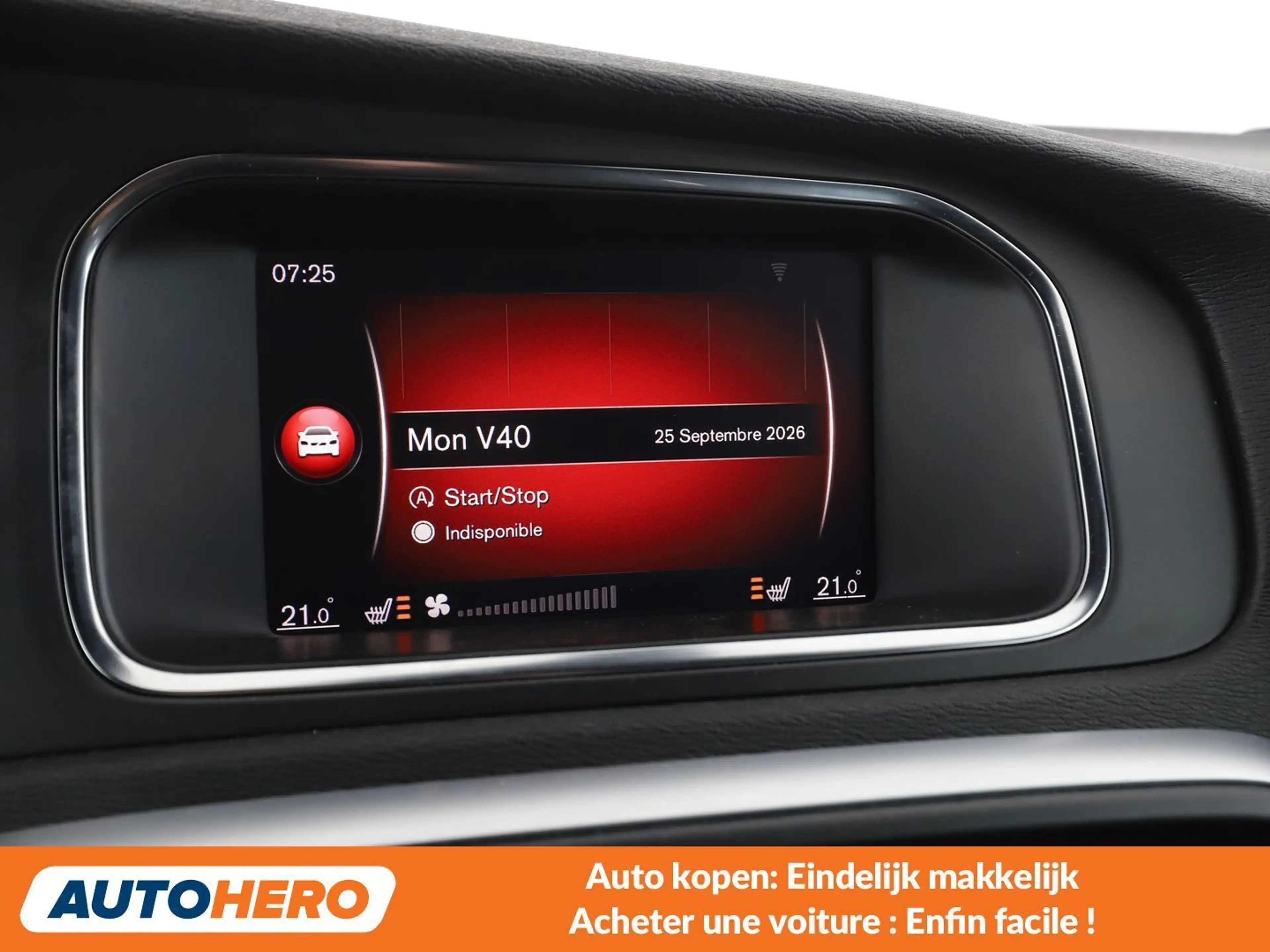 Volvo V40 2.0 T2 R-Design — photo 10