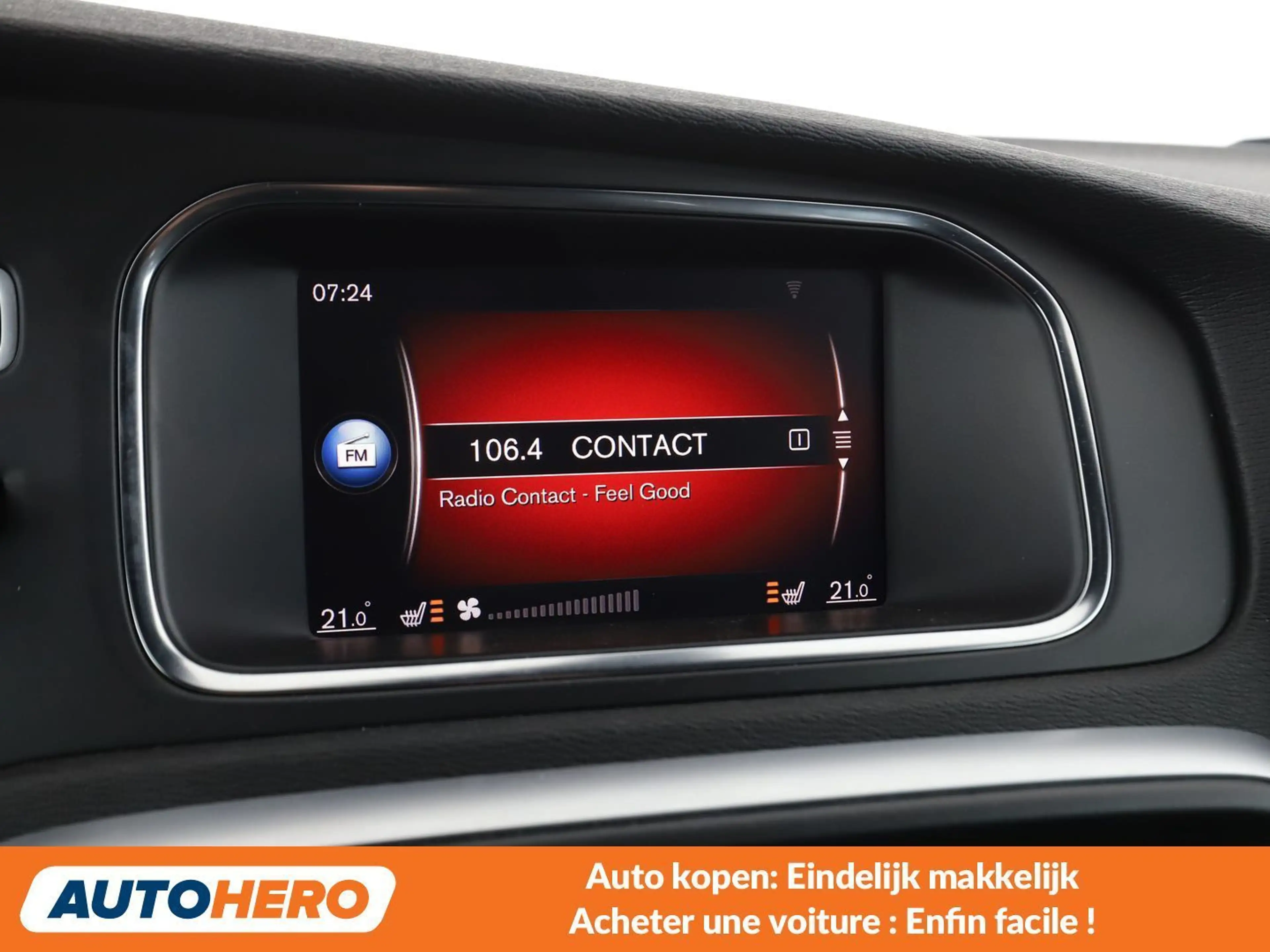 Volvo V40 2.0 T2 R-Design — photo 8
