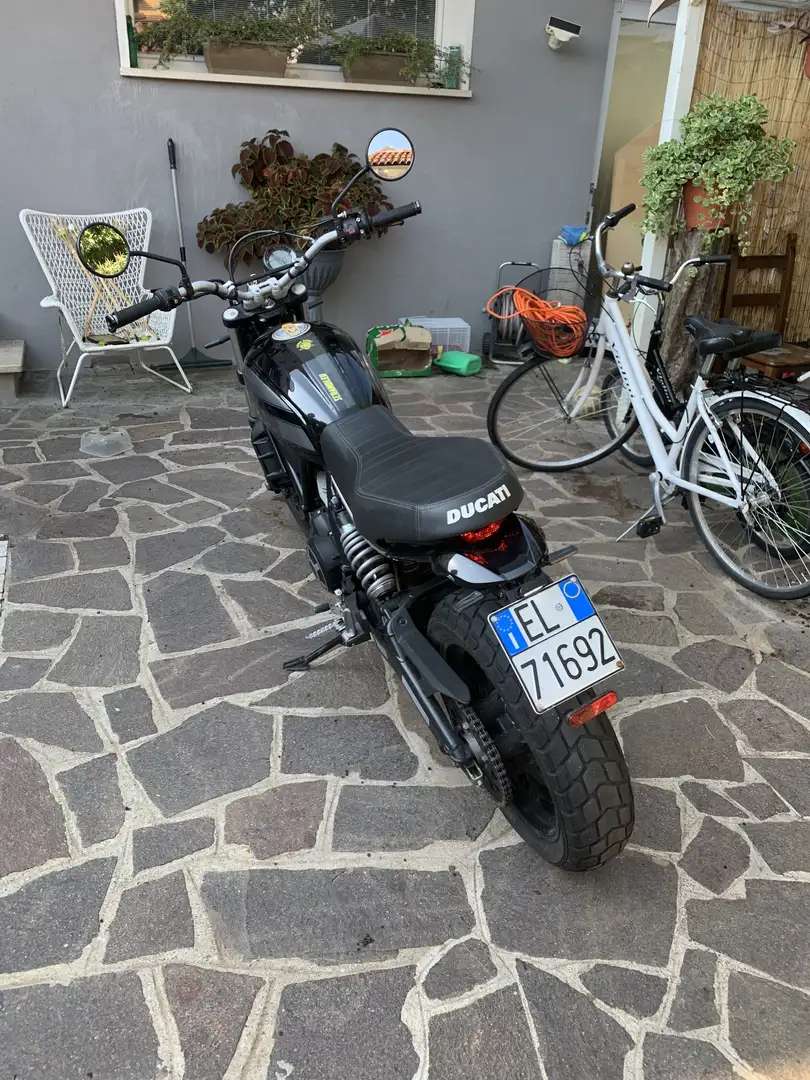 Ducati Scrambler sixty 2 - 1