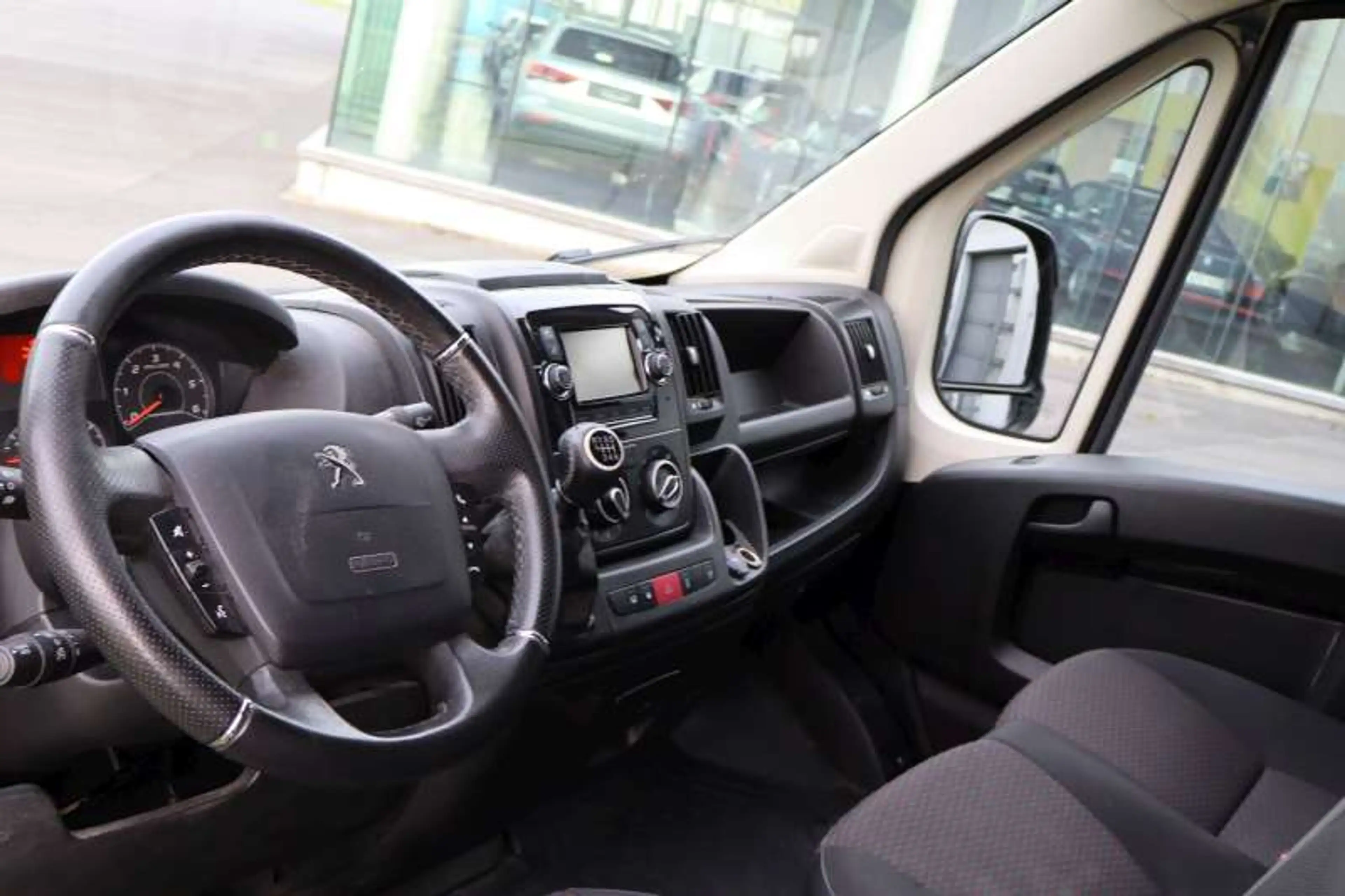 Peugeot Boxer 2.2 BlueHDi L2H2 Navi/Airco/Camera/Trekhaak/DAB — photo 5