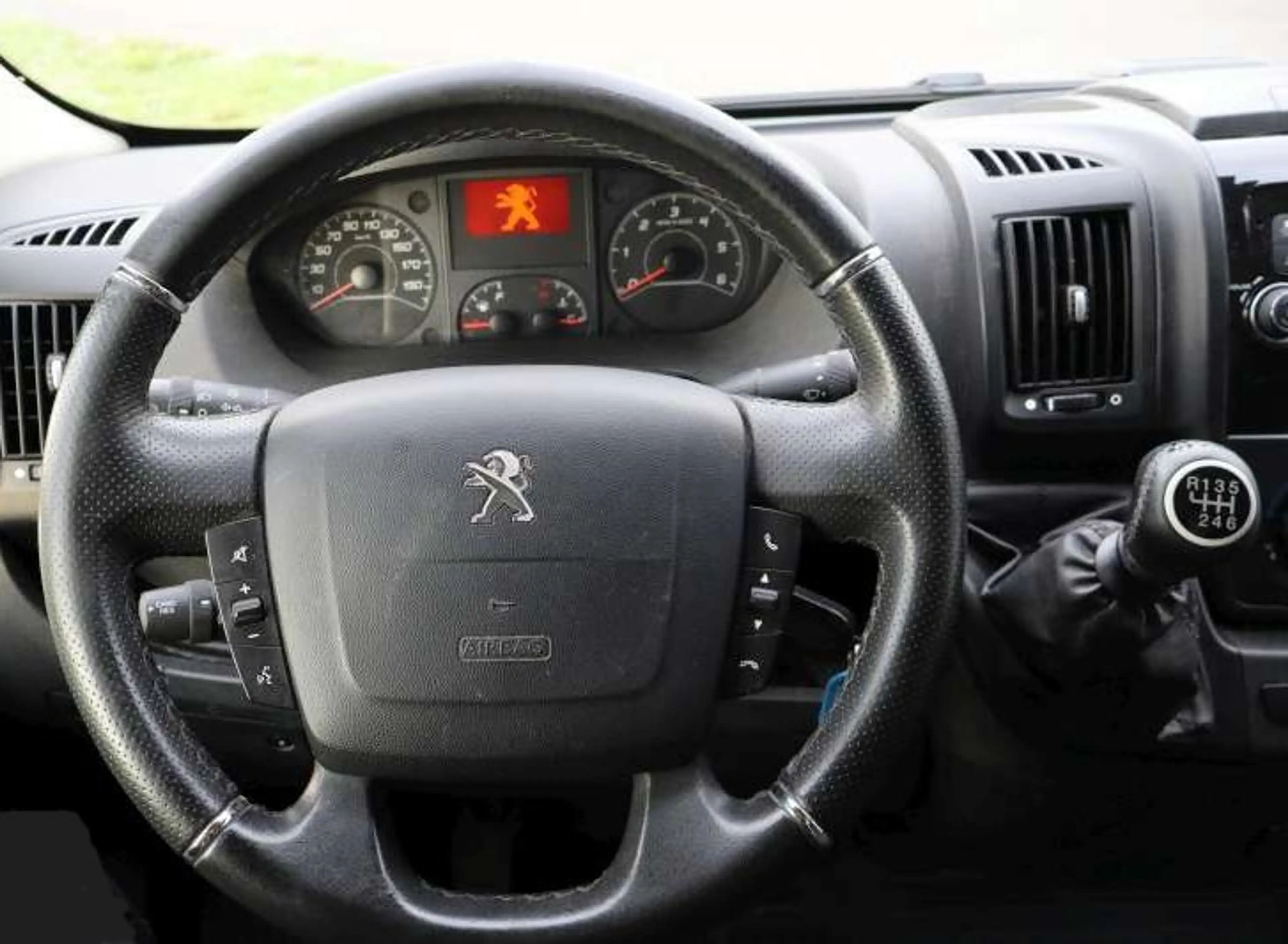 Peugeot Boxer 2.2 BlueHDi L2H2 Navi/Airco/Camera/Trekhaak/DAB — photo 4