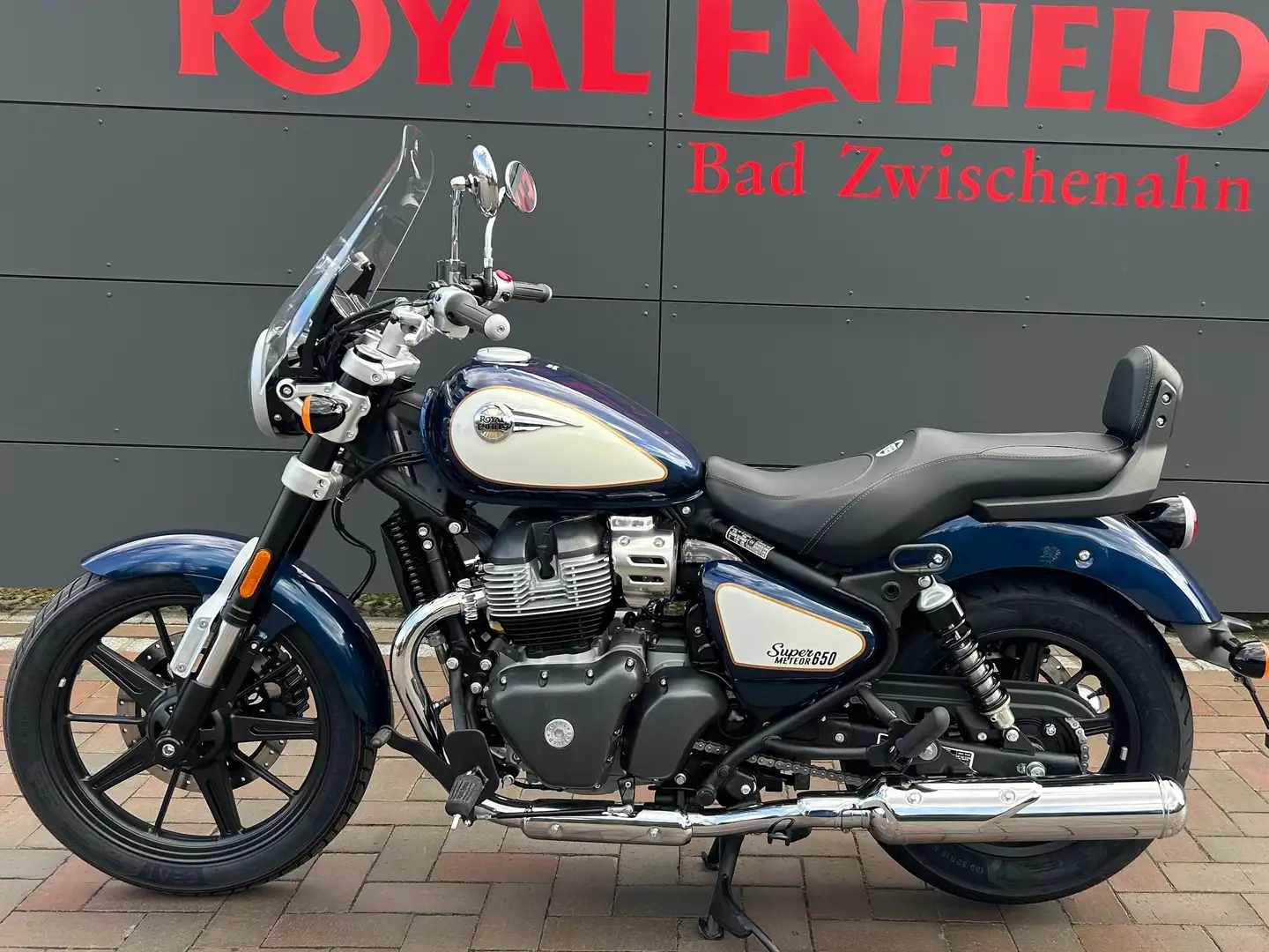 Royal Enfield Super Meteor 650 Celestial blue - sofort verfügbar Azul - 2