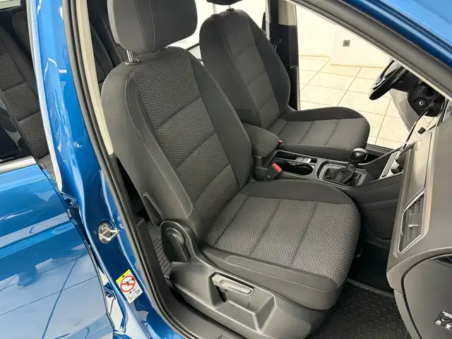 Volkswagen Touran view 11