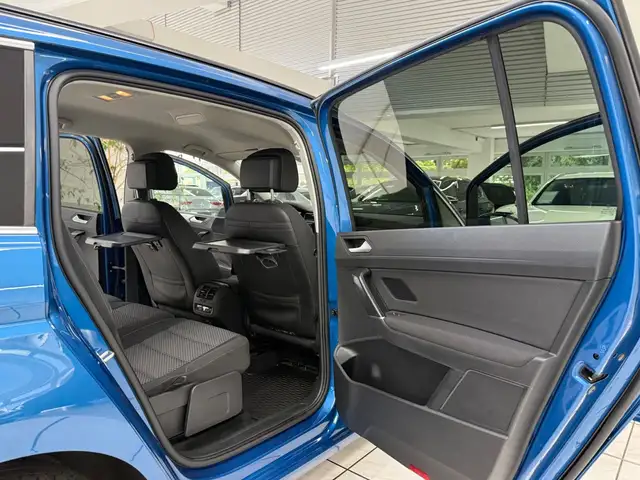 Volkswagen Touran view 9