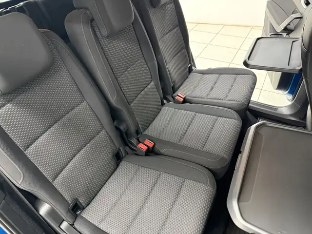 Volkswagen Touran view 12