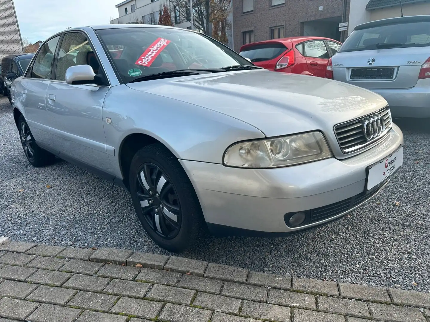 Audi A4 2.4 Silber - 1