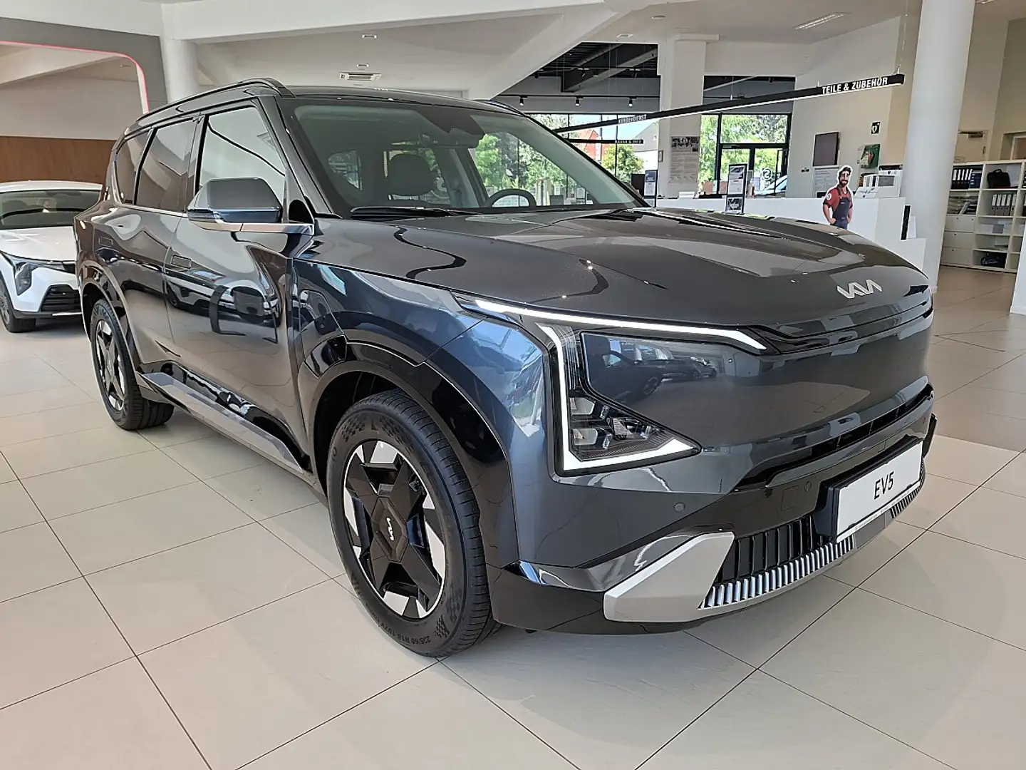 Kia EV5 FWD 81,4kWh Earth AUTO STAHL WIEN 21 Grau - 2