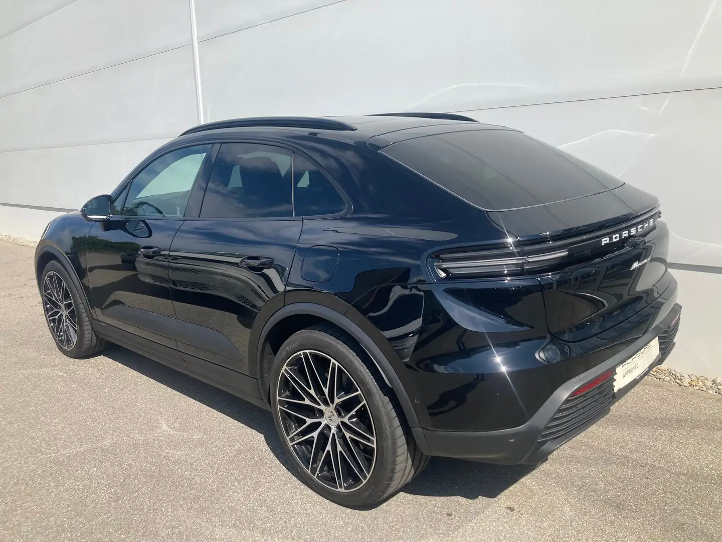 Porsche Macan 4 Schwarz - 2