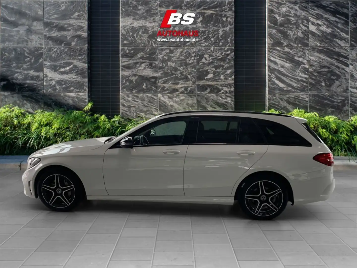 Mercedes-Benz C 400 4Matic T 9G-TRONIC AMG Line - 1