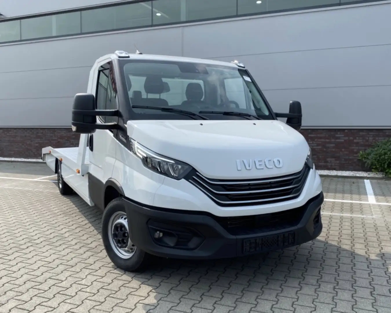 Iveco Daily 35S18H 3.0 410 Fly-Over | LED NAV ECC THK ACC | 3. Blanc - 2
