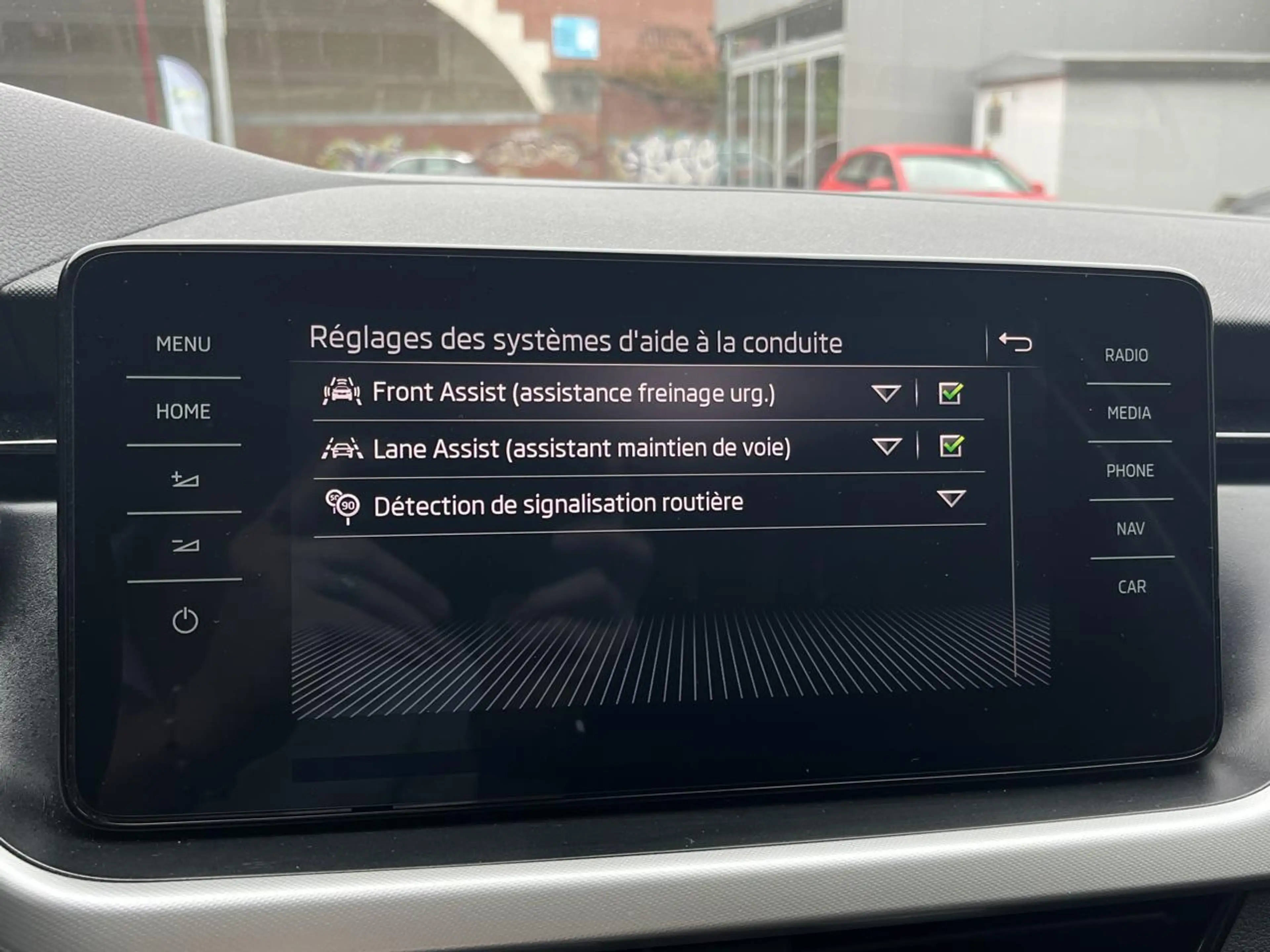 Skoda Scala 1.0 TSI Ambition DSG — photo 15
