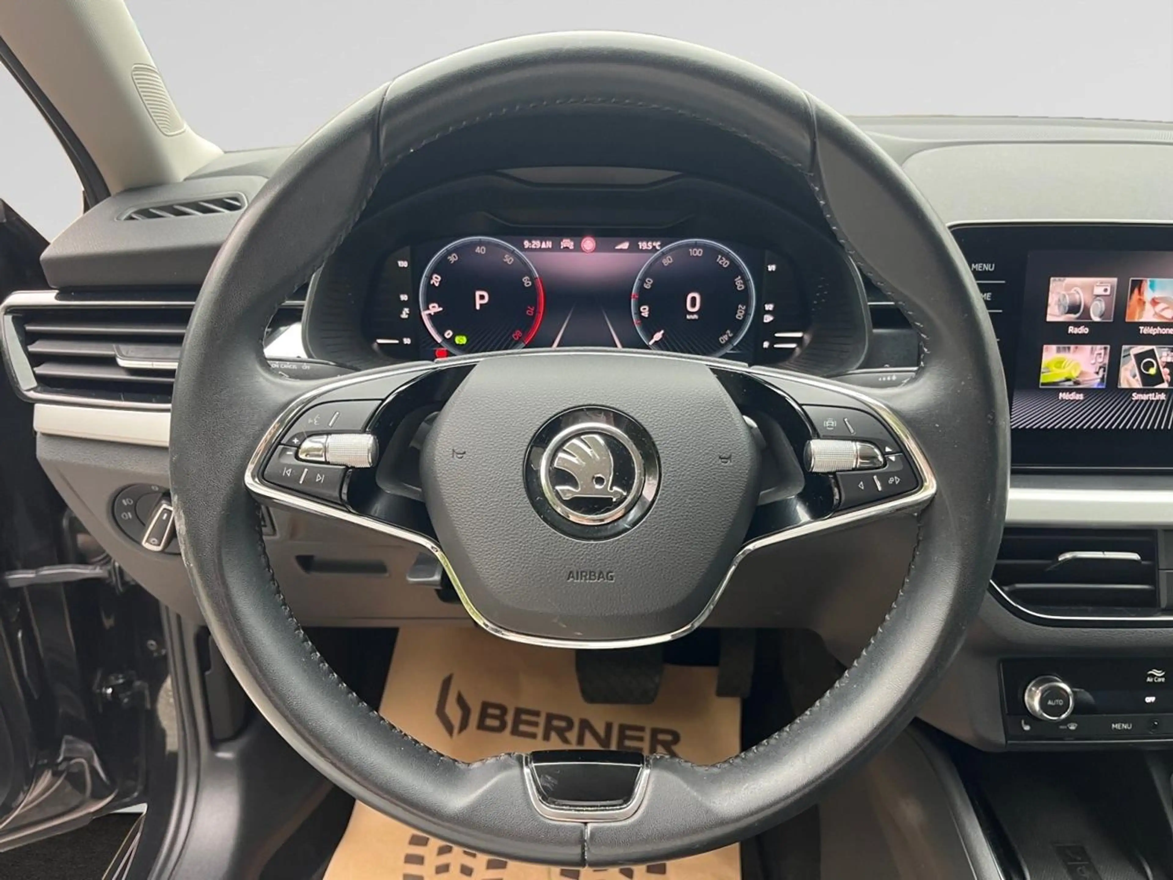 Skoda Scala 1.0 TSI Ambition DSG — photo 10