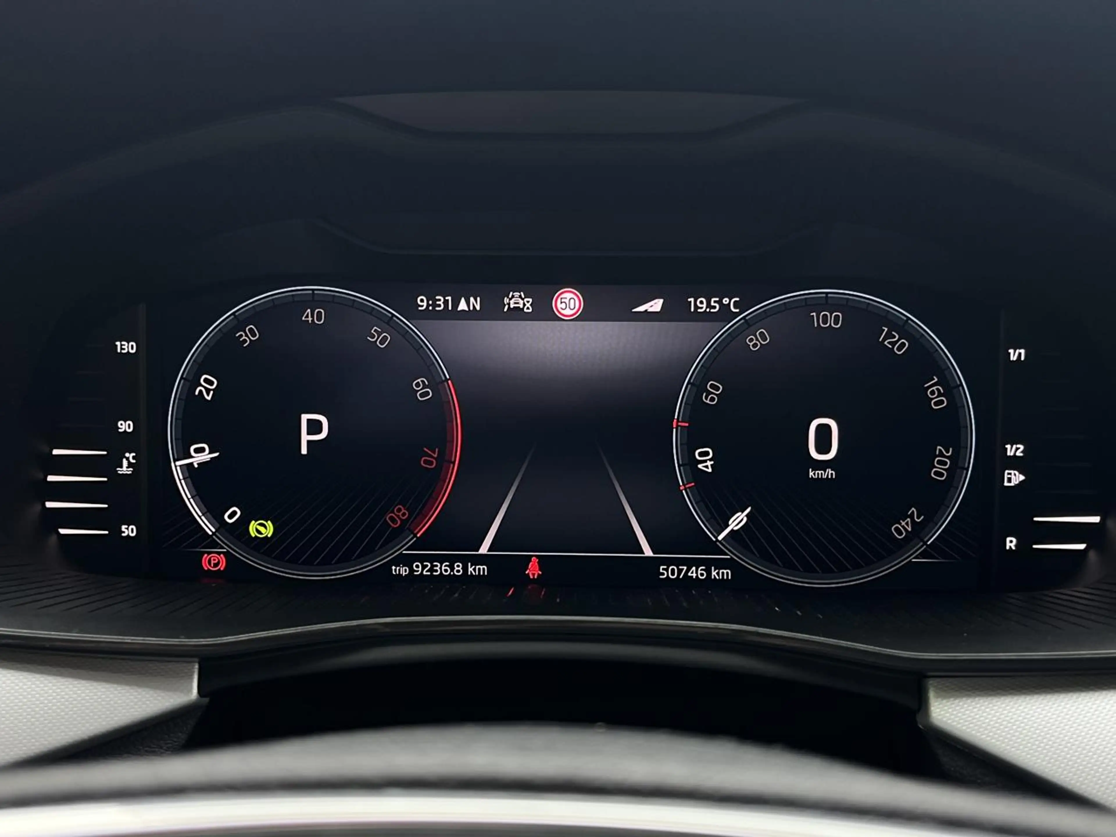 Skoda Scala 1.0 TSI Ambition DSG — photo 11