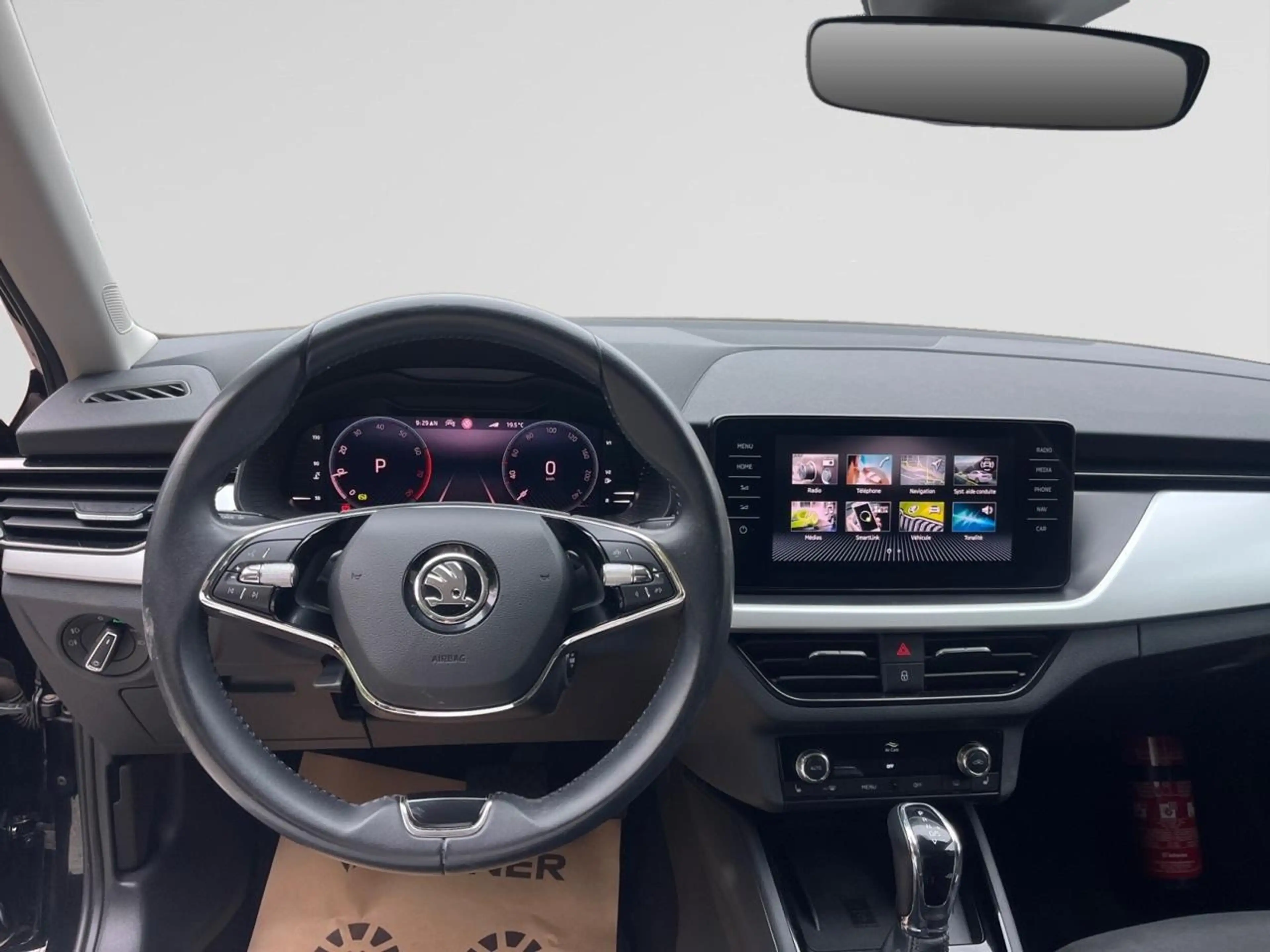 Skoda Scala 1.0 TSI Ambition DSG — photo 9