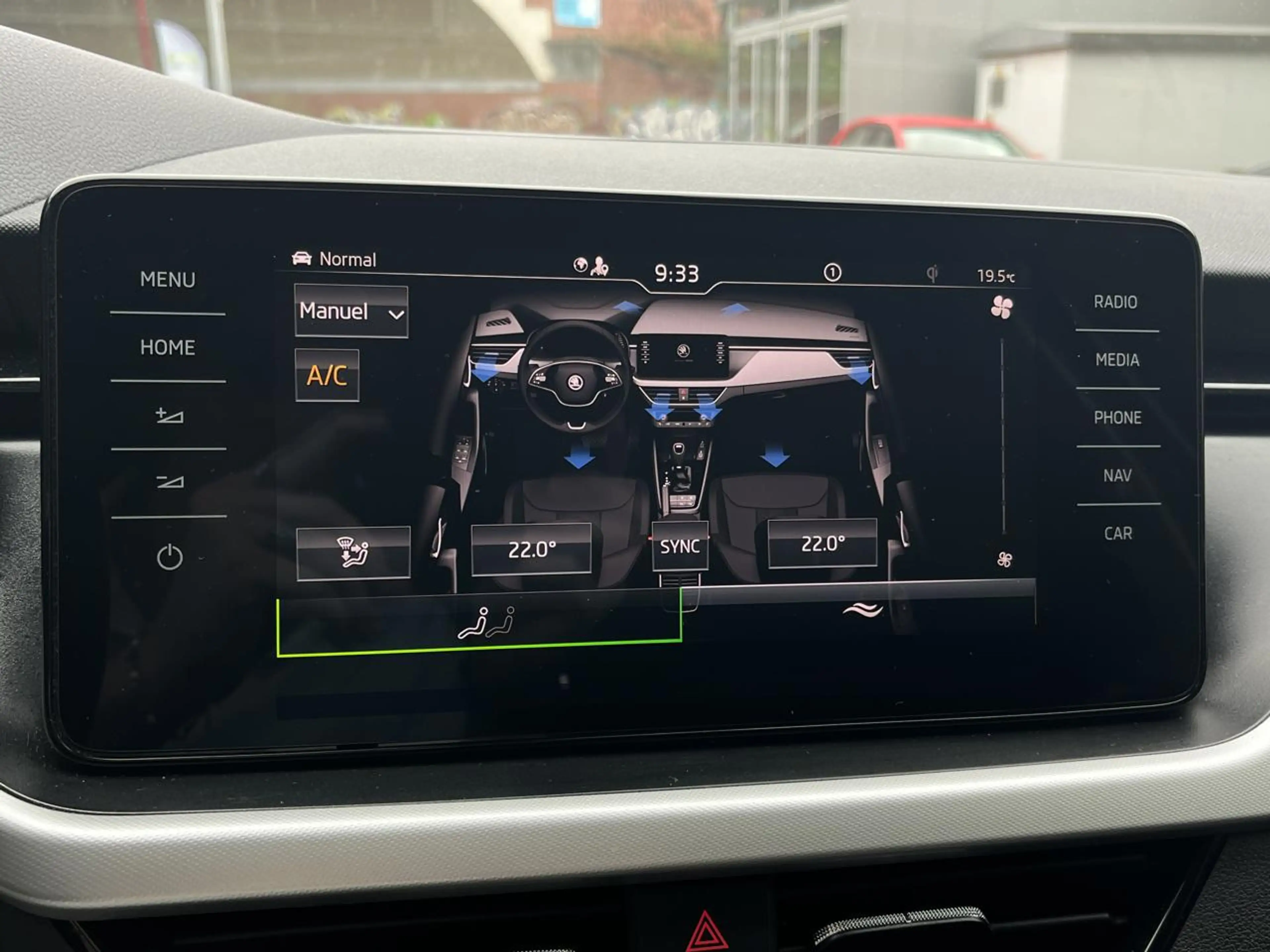 Skoda Scala 1.0 TSI Ambition DSG — photo 14