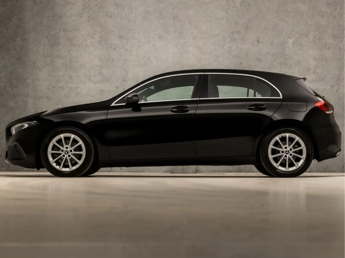 Mercedes-Benz A 200 Sport 164Pk Automaat (GROOT NAVI, CAMERA, LEDER, S Zwart - 2