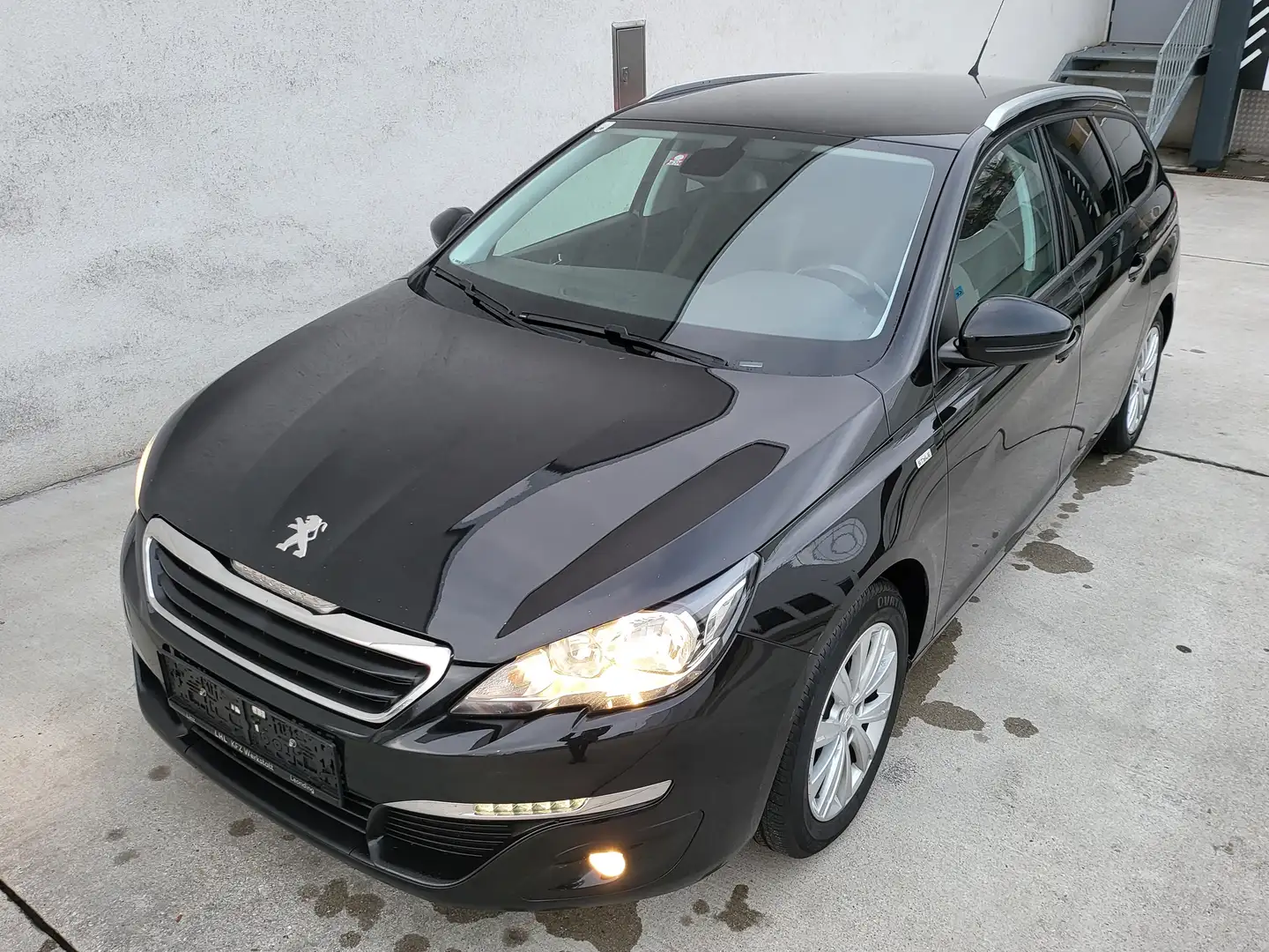 Peugeot 308 308 SW PureTech 110 Stop Schwarz - 1