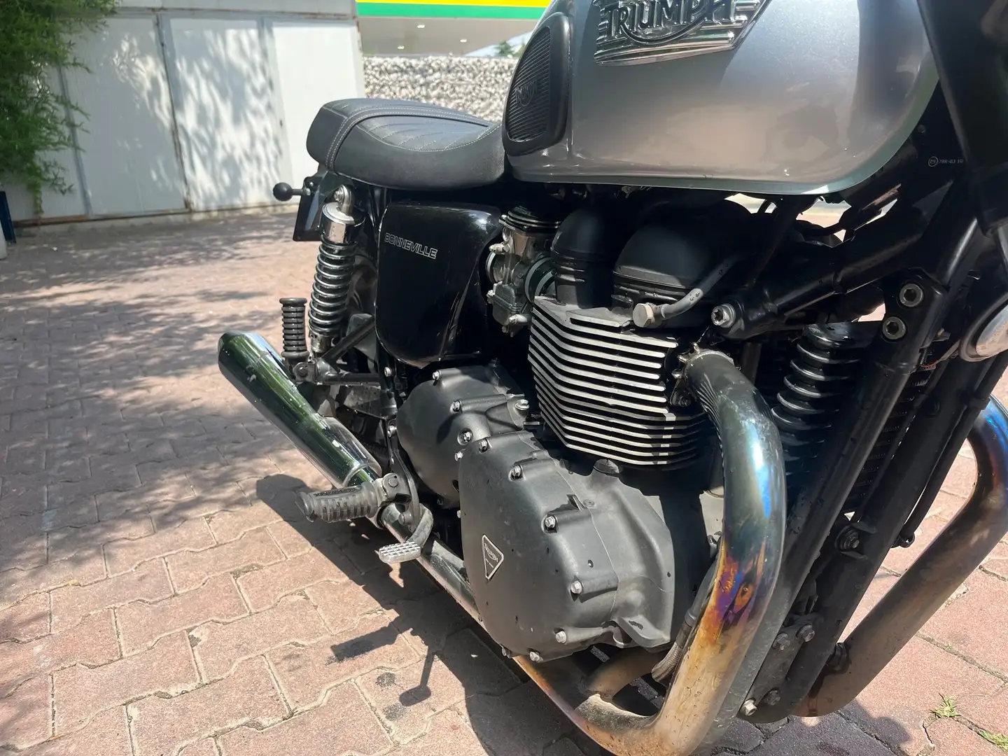 Triumph Bonneville SE 2015 Srebrny - 2