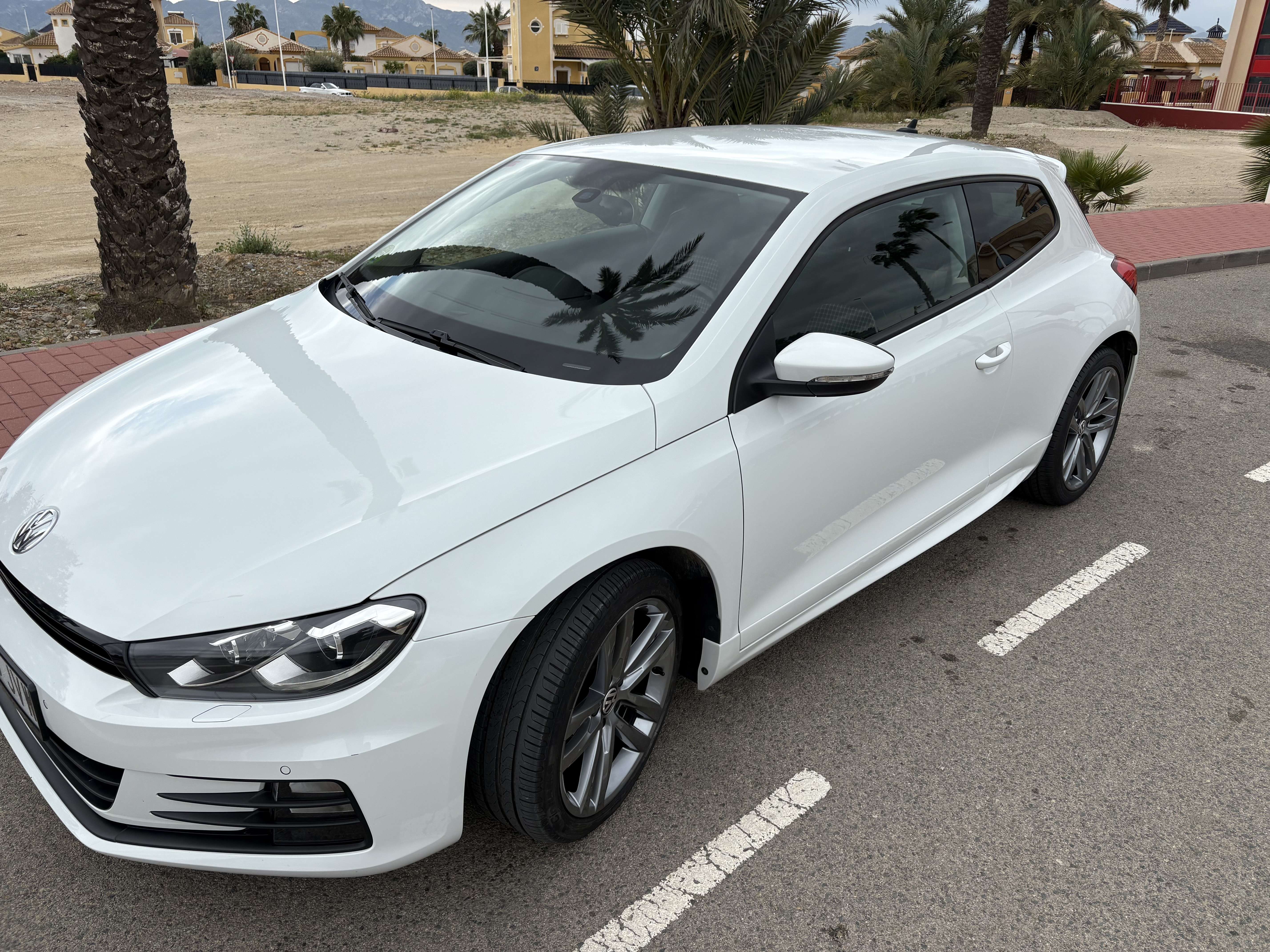 Volkswagen Scirocco 2.0 TDI R-Line  (Blue Motion Technologie) - foto 1