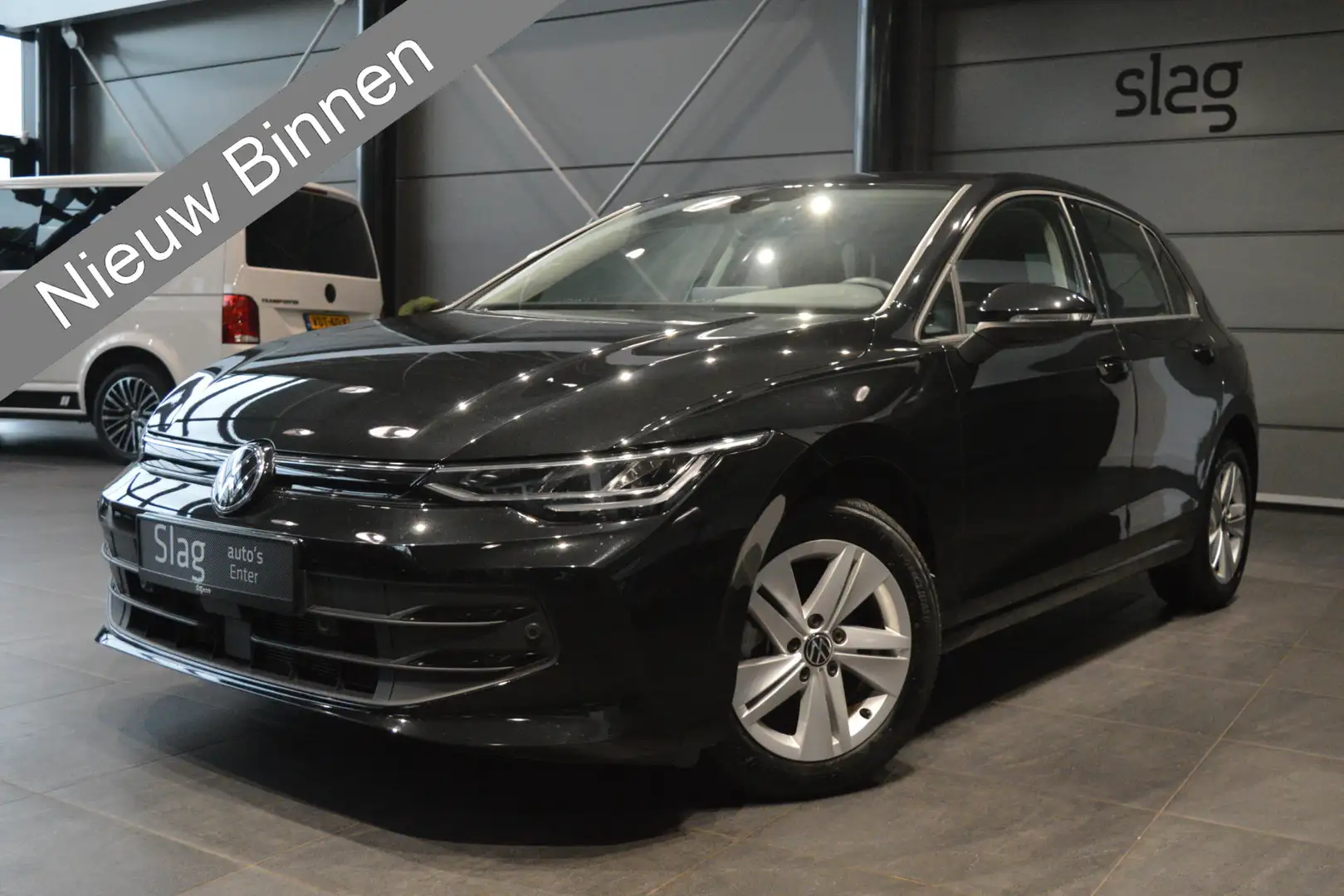 Volkswagen Golf 1.5 TSI Life navi clima cruise trekhaak facelift m Zwart - 1
