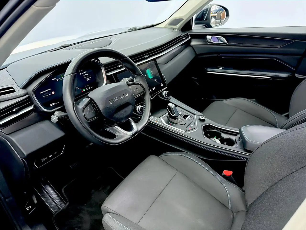 Lynk & Co 01 1.5 MY22 - Een zwarte belofte op vier wielen! 35