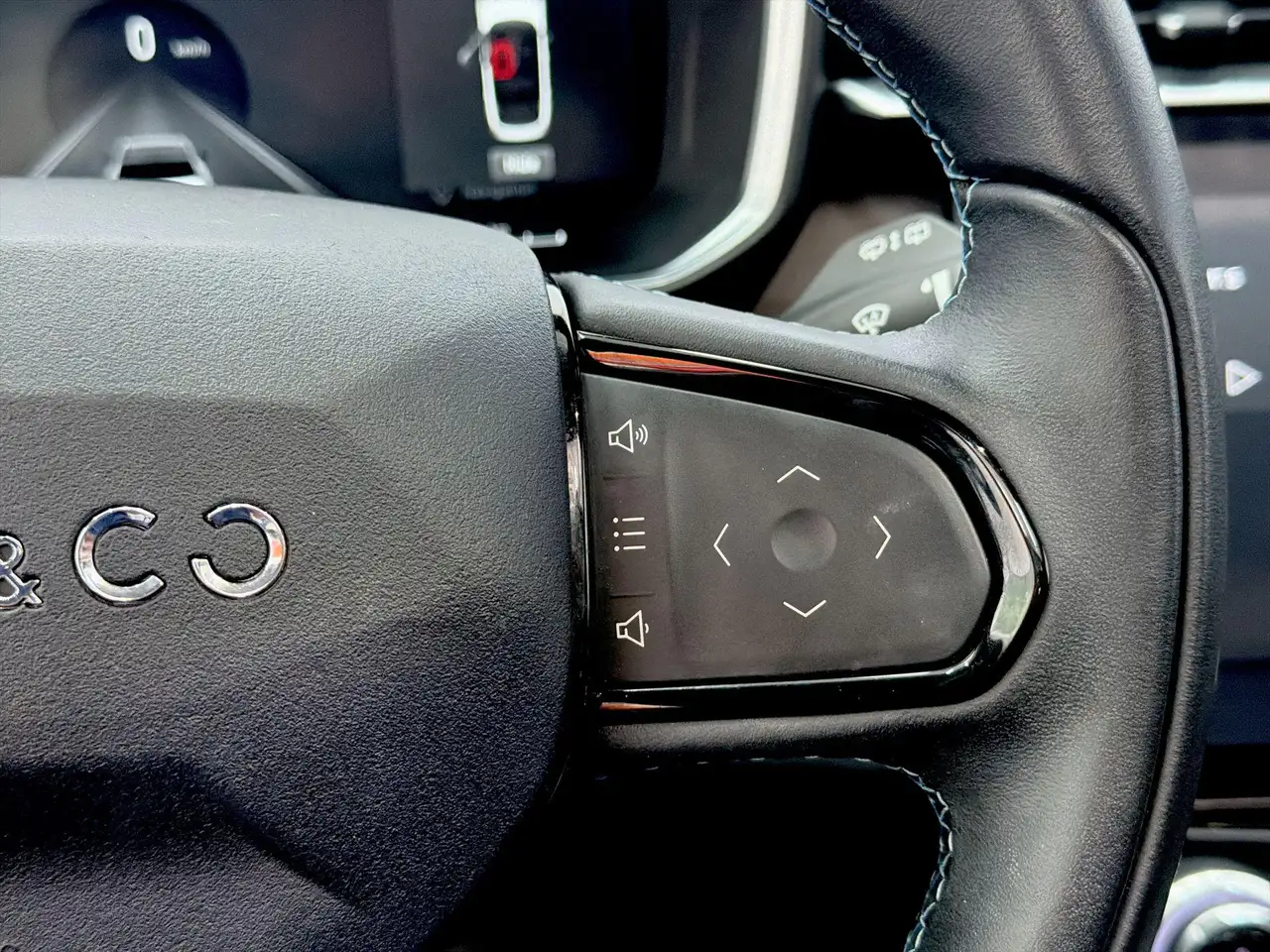 Lynk & Co 01 1.5 MY22 - Een zwarte belofte op vier wielen! 40