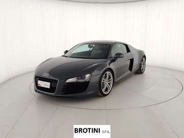 R8 Coupe 4.2 V8 quattro r-tronic