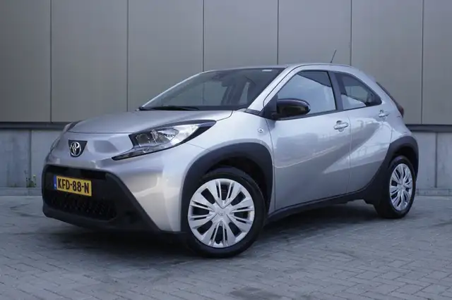 Toyota Aygo X 1.0 VVT-i MT Play | Lane assist | Acc | Achteruitr