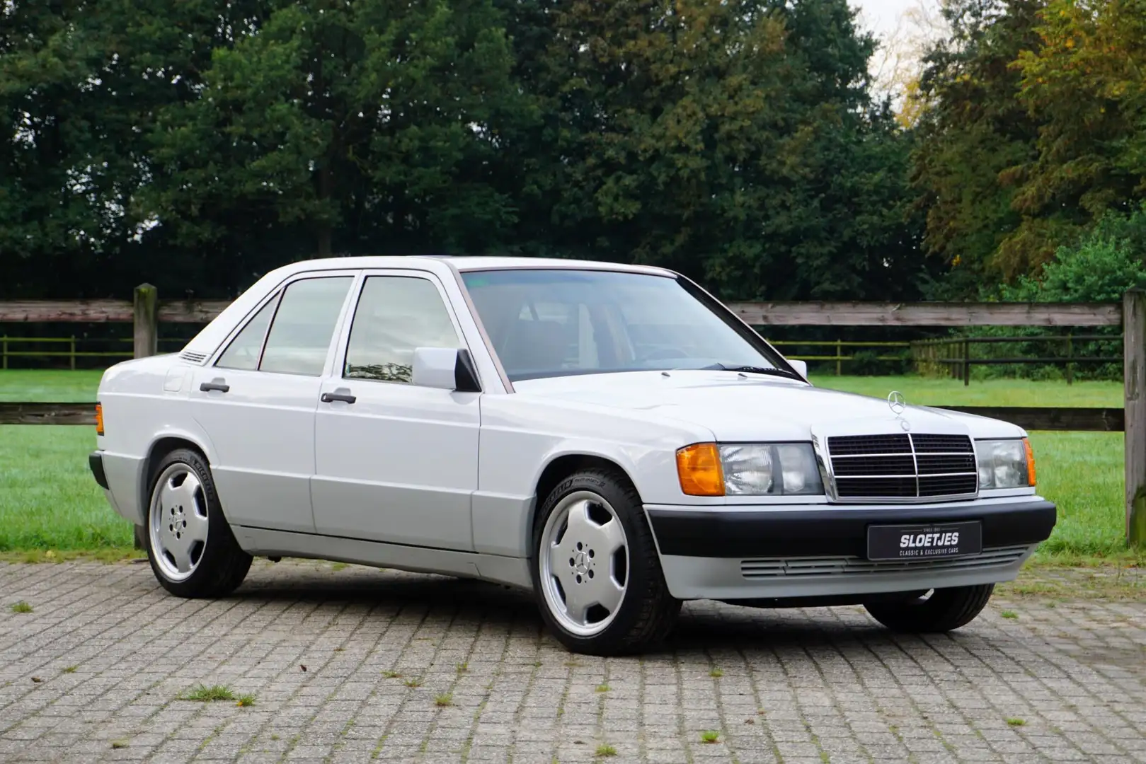 Mercedes-Benz 190 2.6 E 36.596 km |Nieuwstaat |2.6L 6-cilinder | Ele Bílá - 2