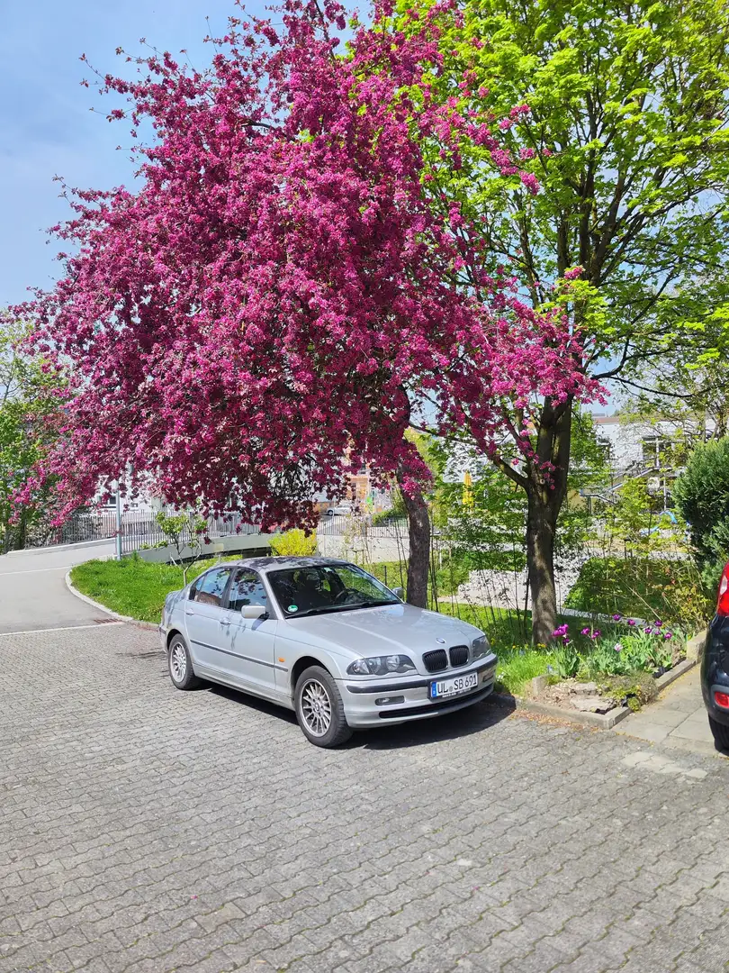BMW 325 325xi Silber - 1