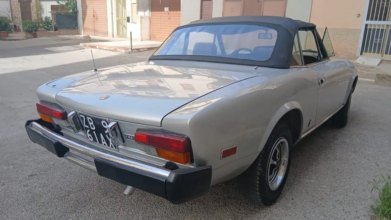 Fiat 124 Spider, foto 2