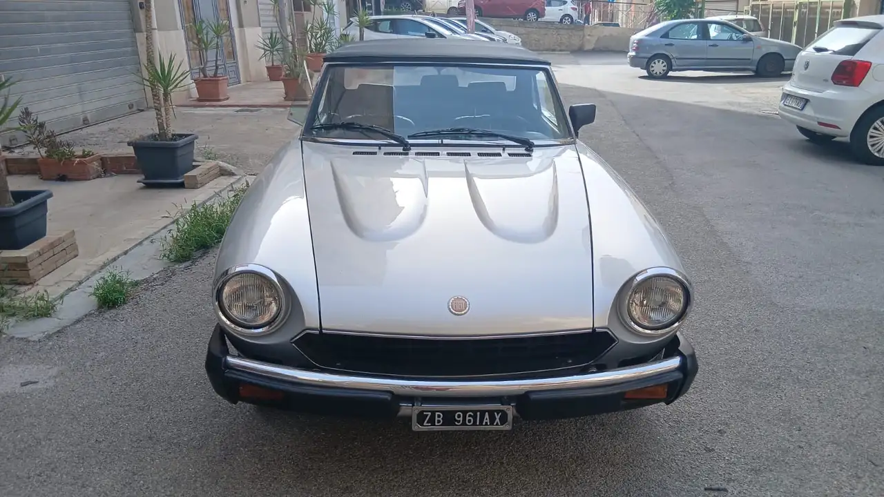 Fiat 124 Spider, foto 1