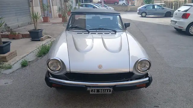 Fiat 124 Spider