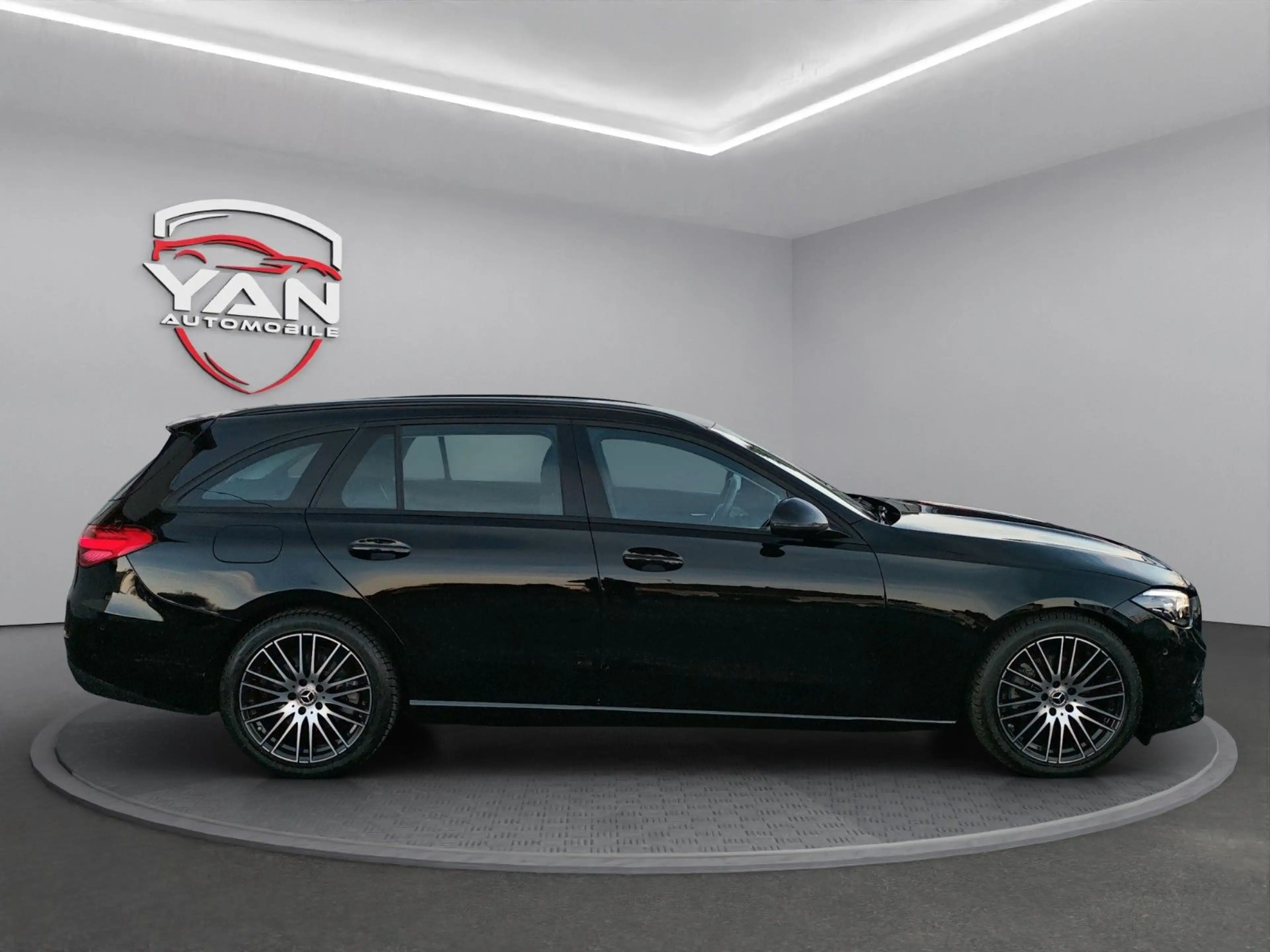 Mercedes-Benz C 180 T-Modell Automatik LED Kamera Navi — photo 4