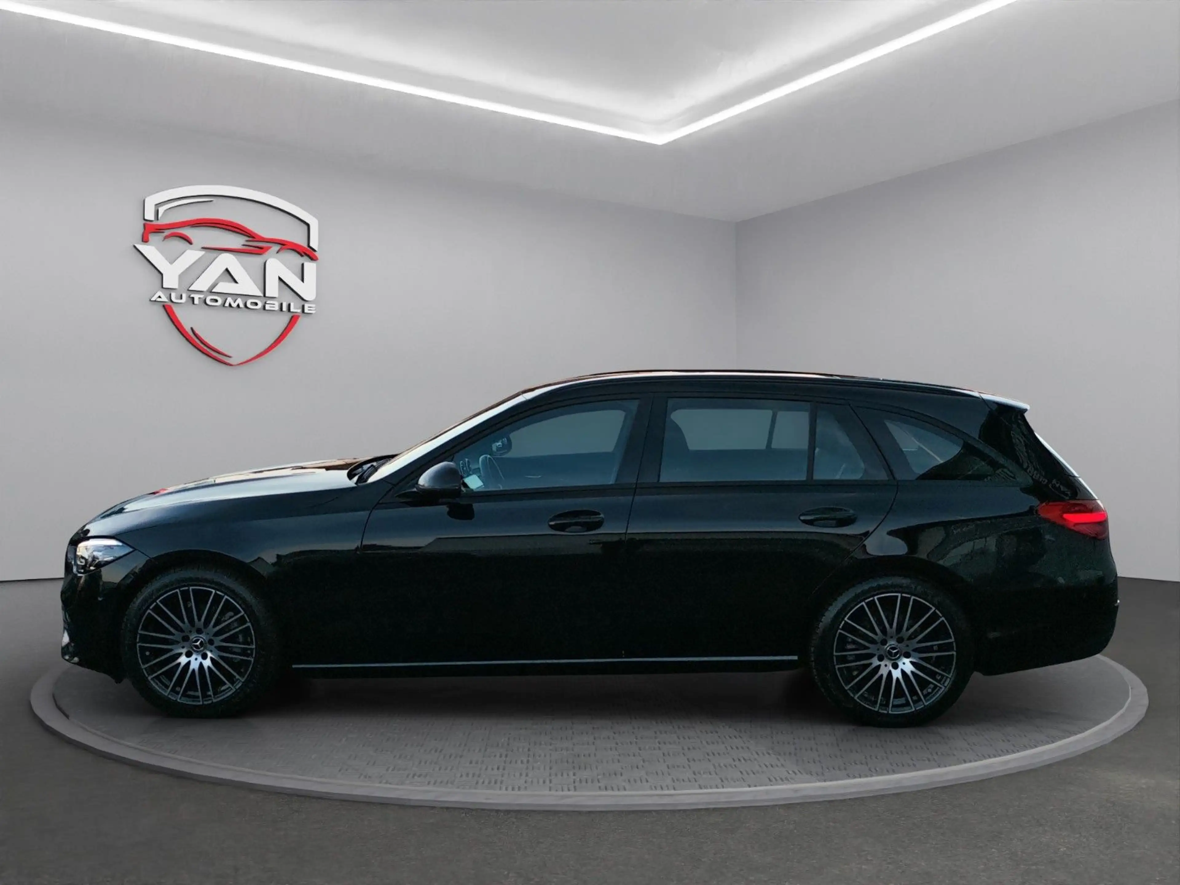 Mercedes-Benz C 180 T-Modell Automatik LED Kamera Navi — photo 8