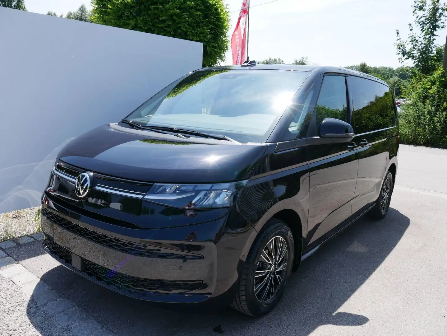 Volkswagen T7 Multivan Life 2.0 TDI *PDC*LED*SHZ* AHK-SCHWENKBAR*SMART... Schwarz - 1