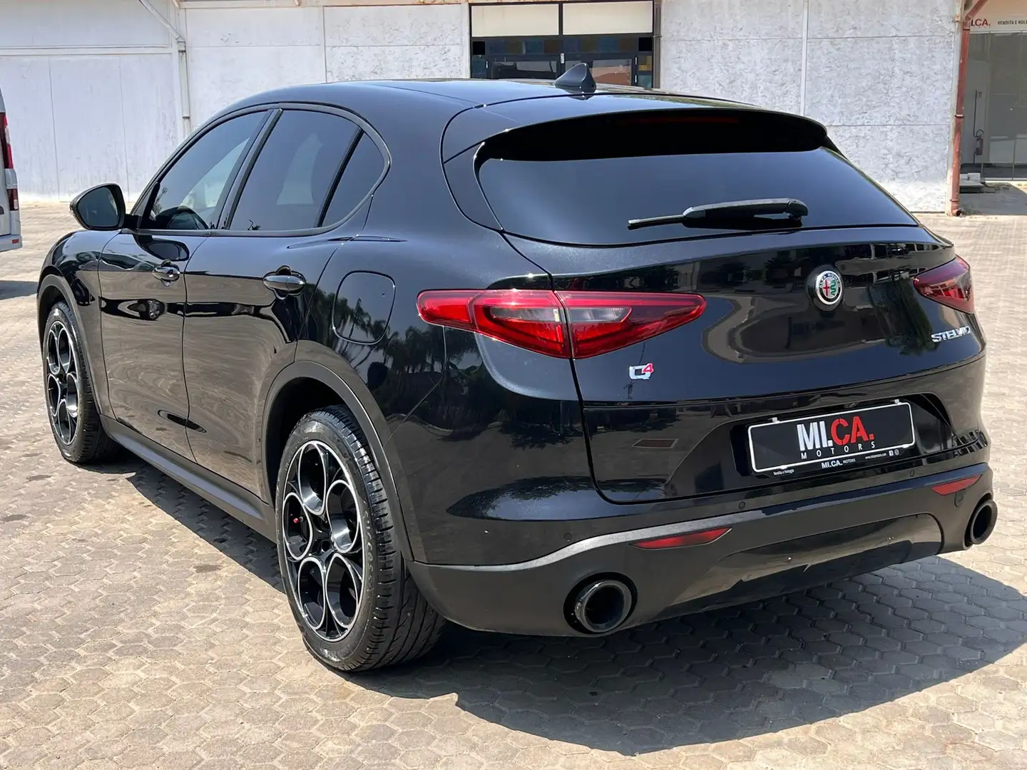 Alfa Romeo Stelvio 2.2 t Sport Tech rwd 160cv auto Noir - 2