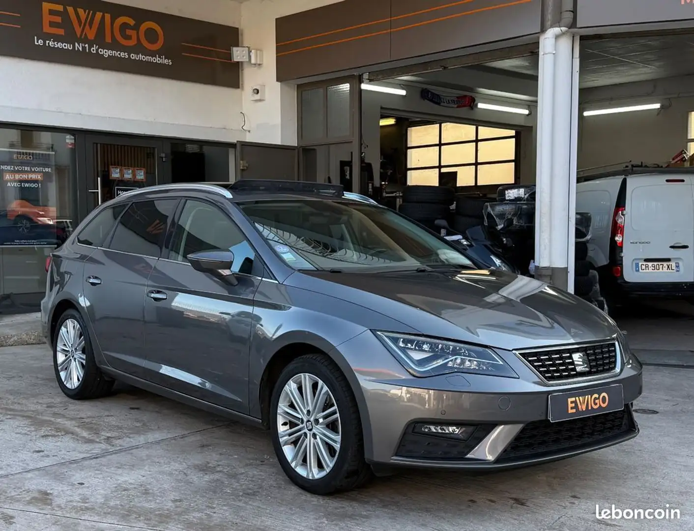 SEAT Leon iii (2) st 1.8 tsi (e85) 180 s&s xcellence dsg %2B toit ouvrant carplay sieges av chauffants Gris - 1