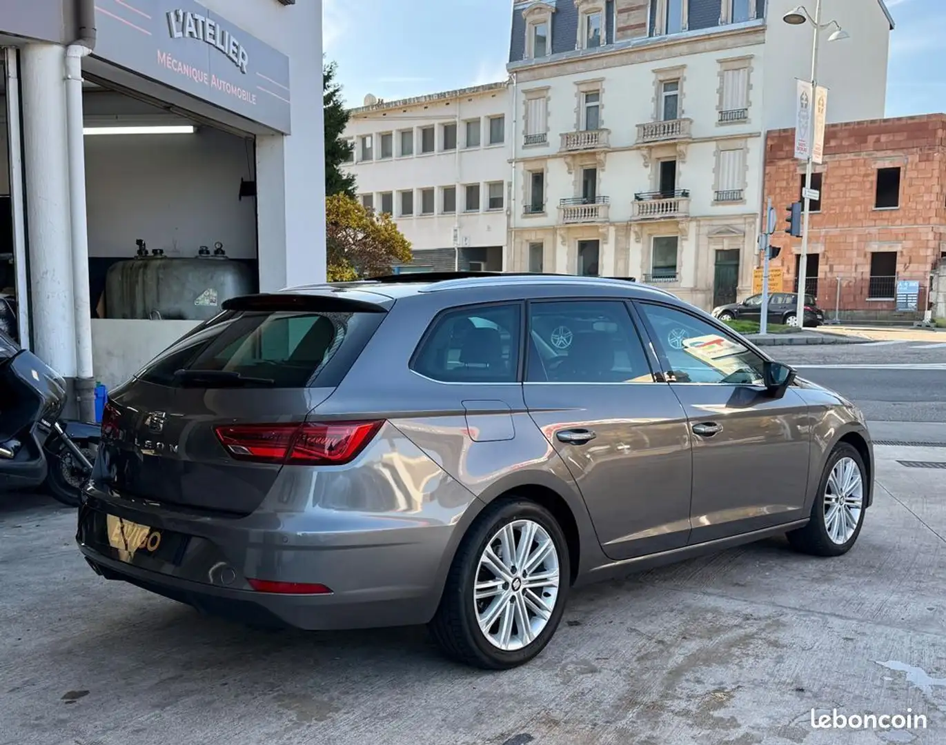 SEAT Leon iii (2) st 1.8 tsi (e85) 180 s&s xcellence dsg %2B toit ouvrant carplay sieges av chauffants Gris - 2