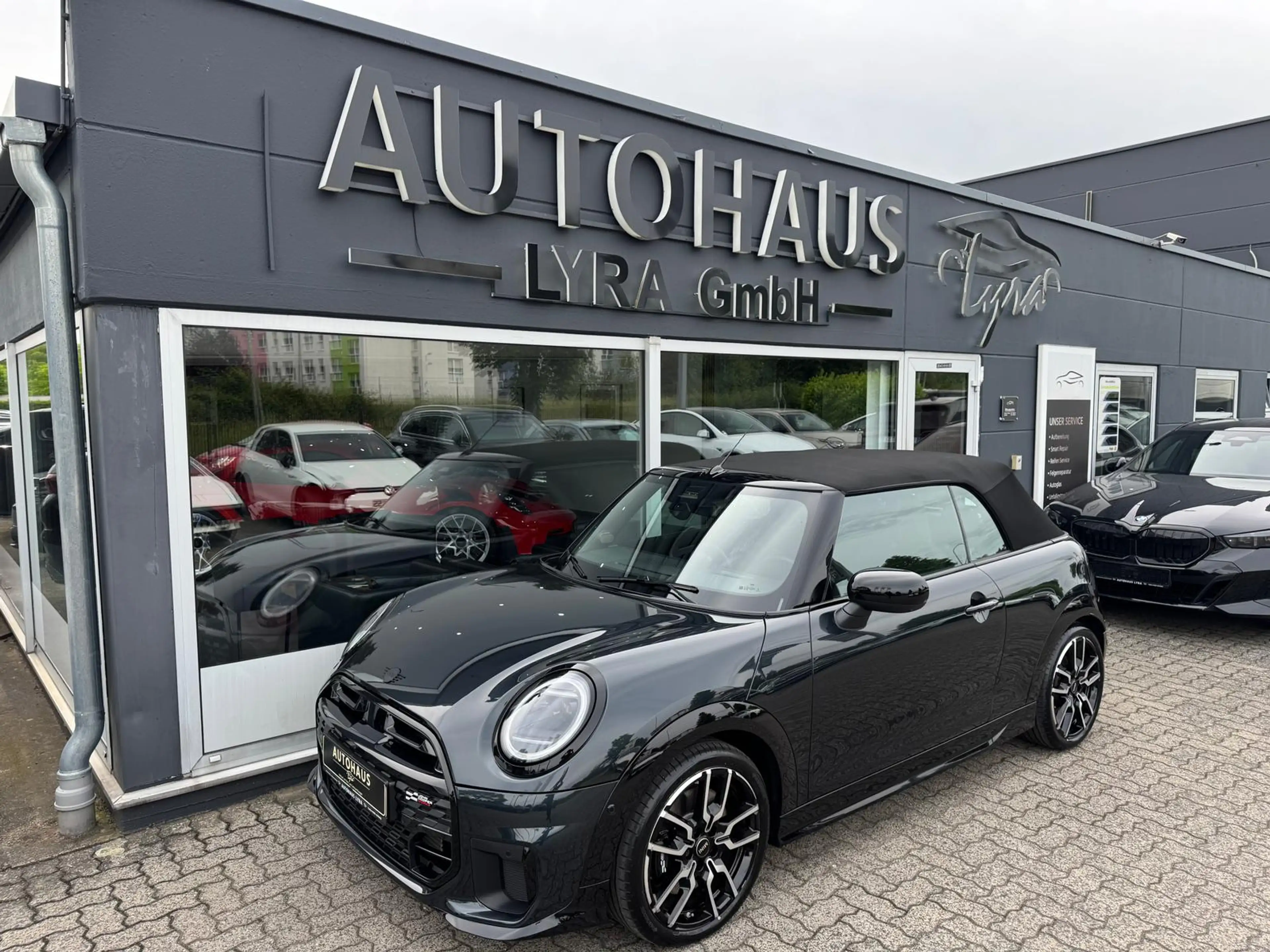 MINI Cooper S Cabrio JCW*NAVI*360°KAMERA*HUD*H&K* — photo 2