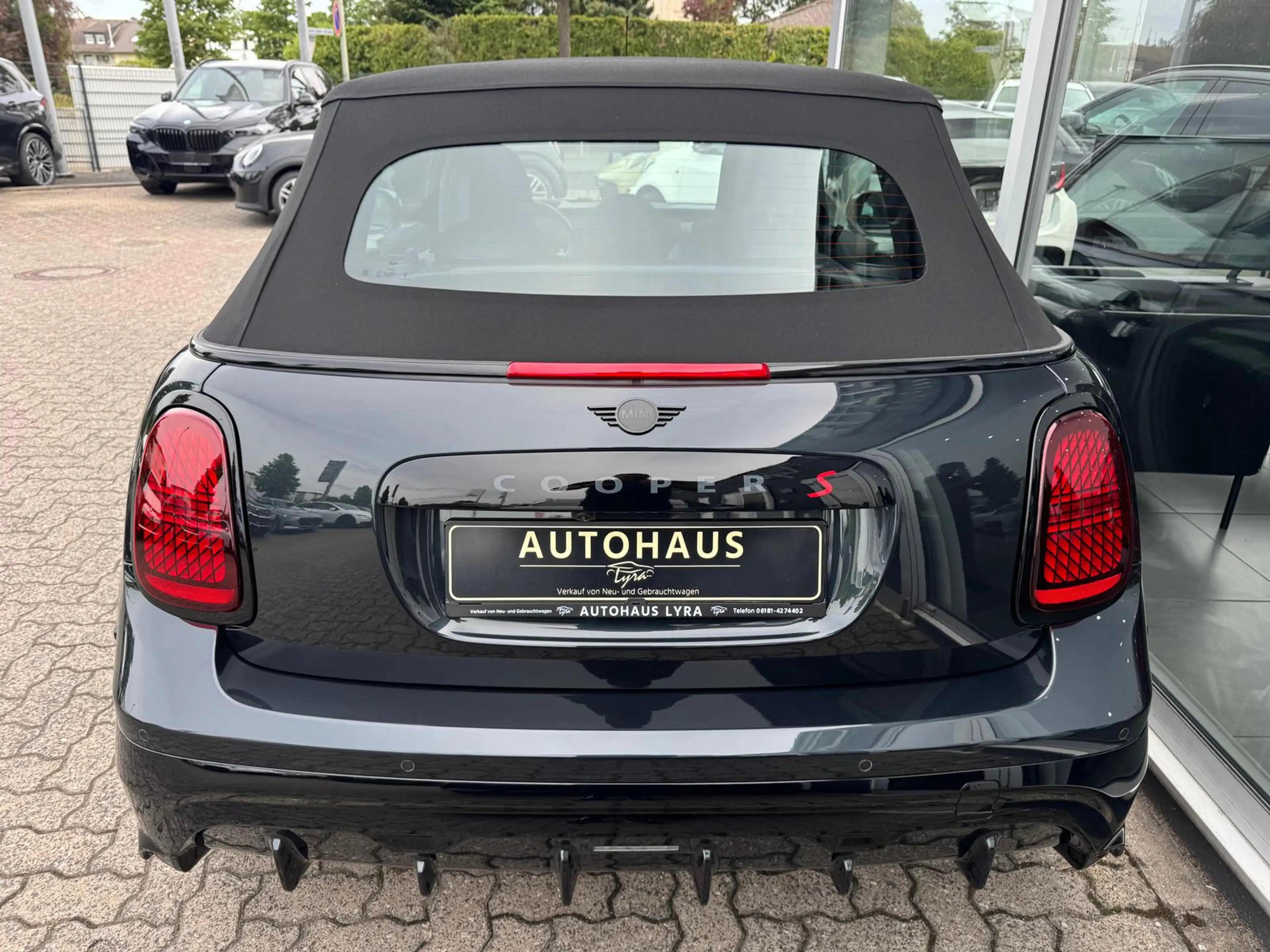 MINI Cooper S Cabrio JCW*NAVI*360°KAMERA*HUD*H&K* — photo 7